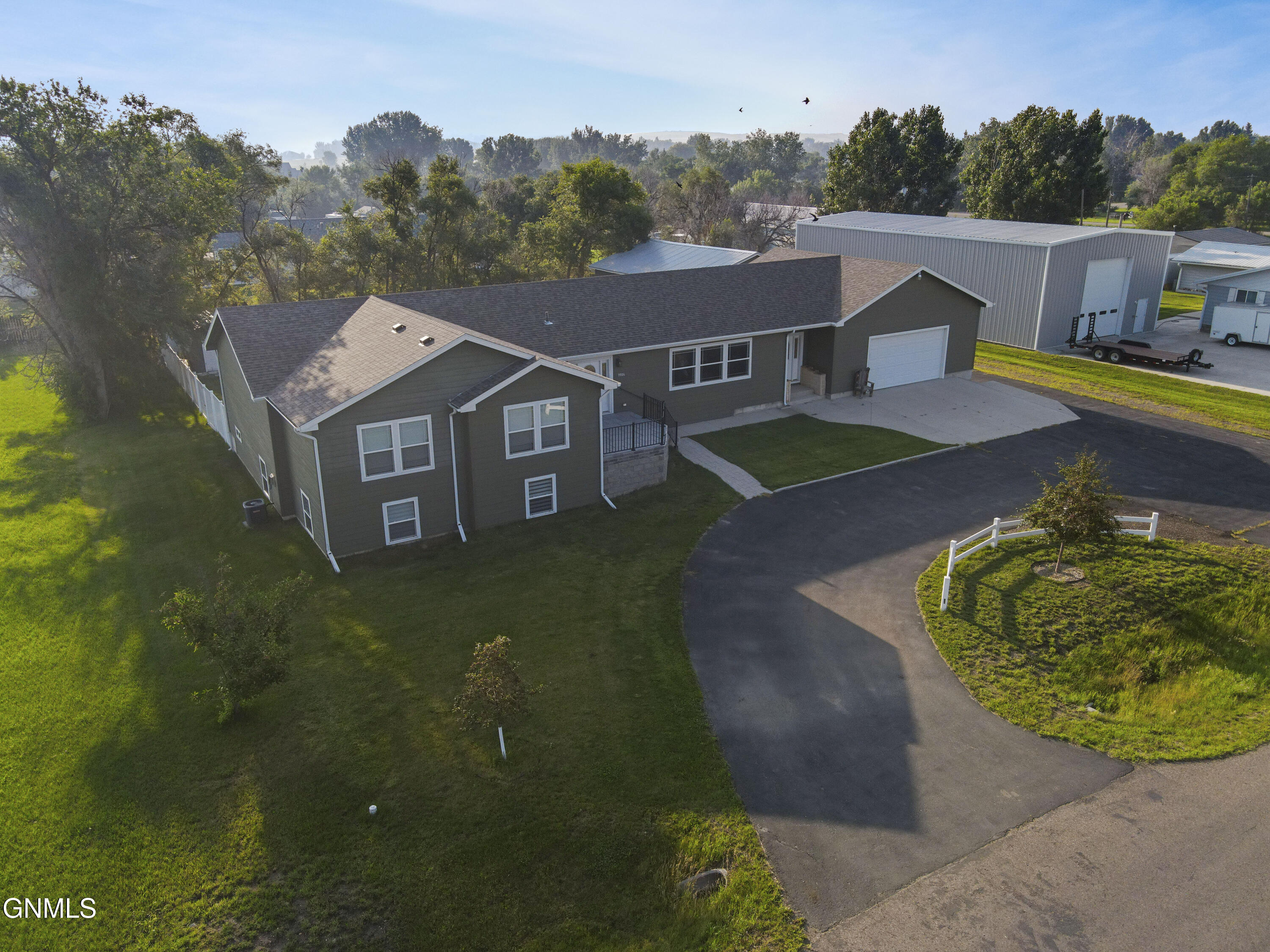 property viewer photo 1
