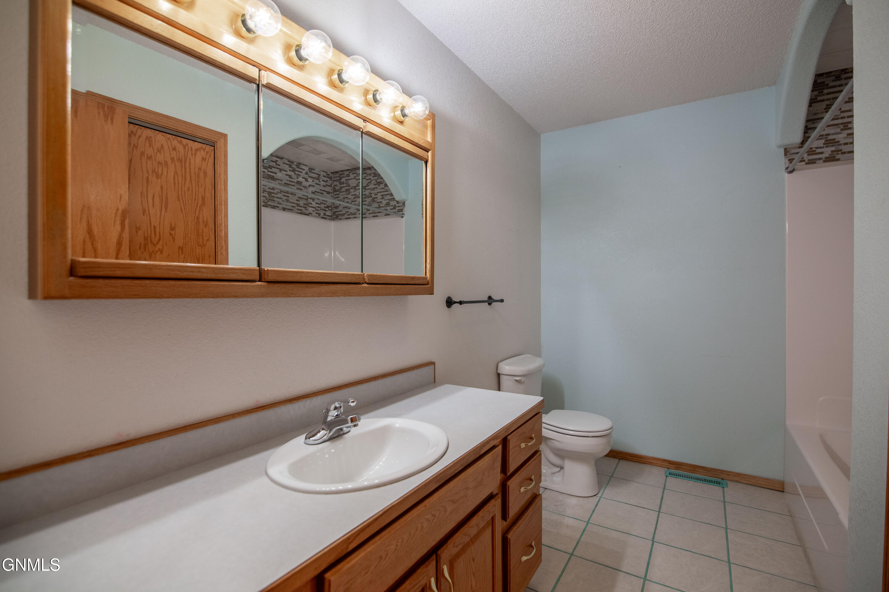 property viewer photo 10