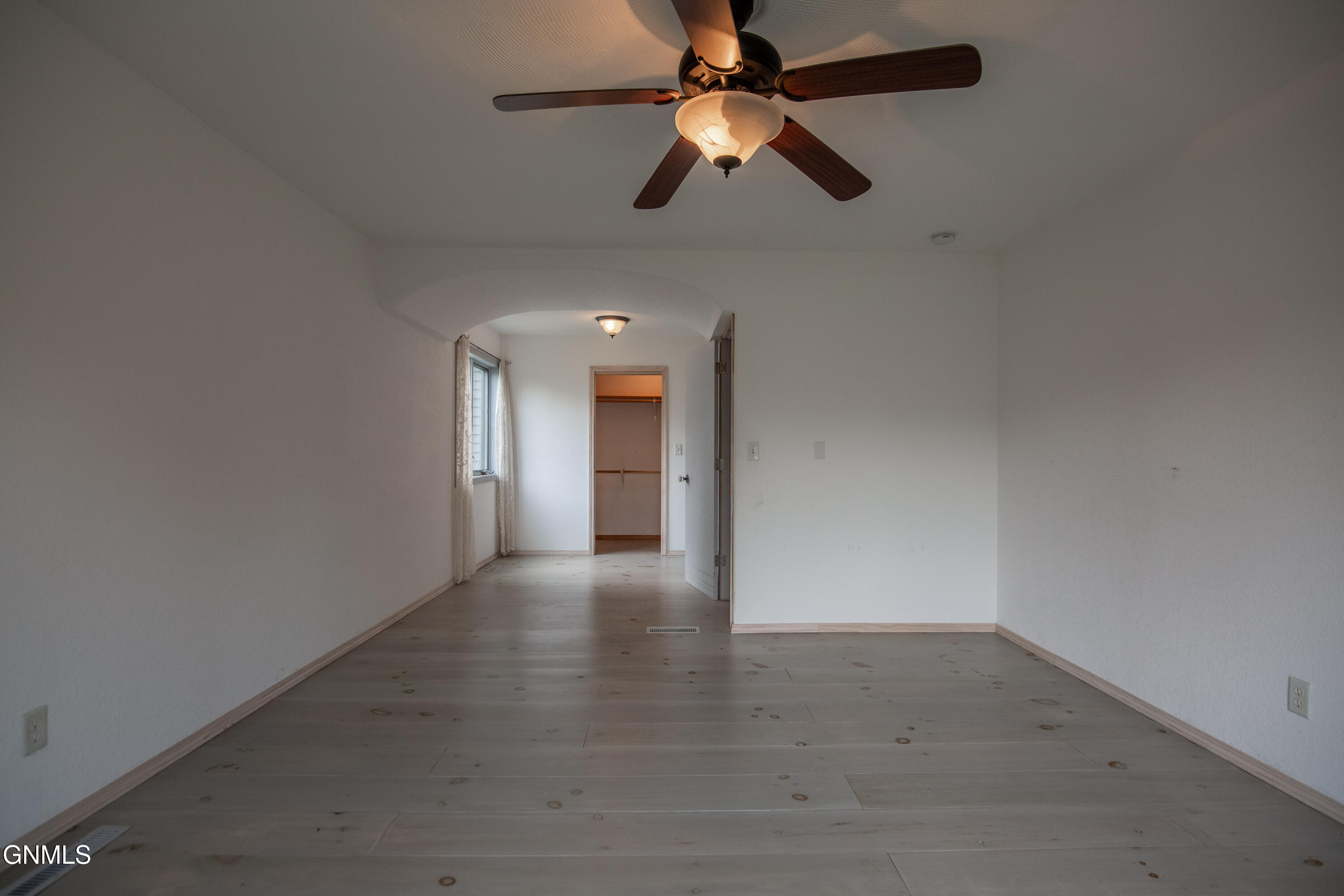 property viewer photo 11