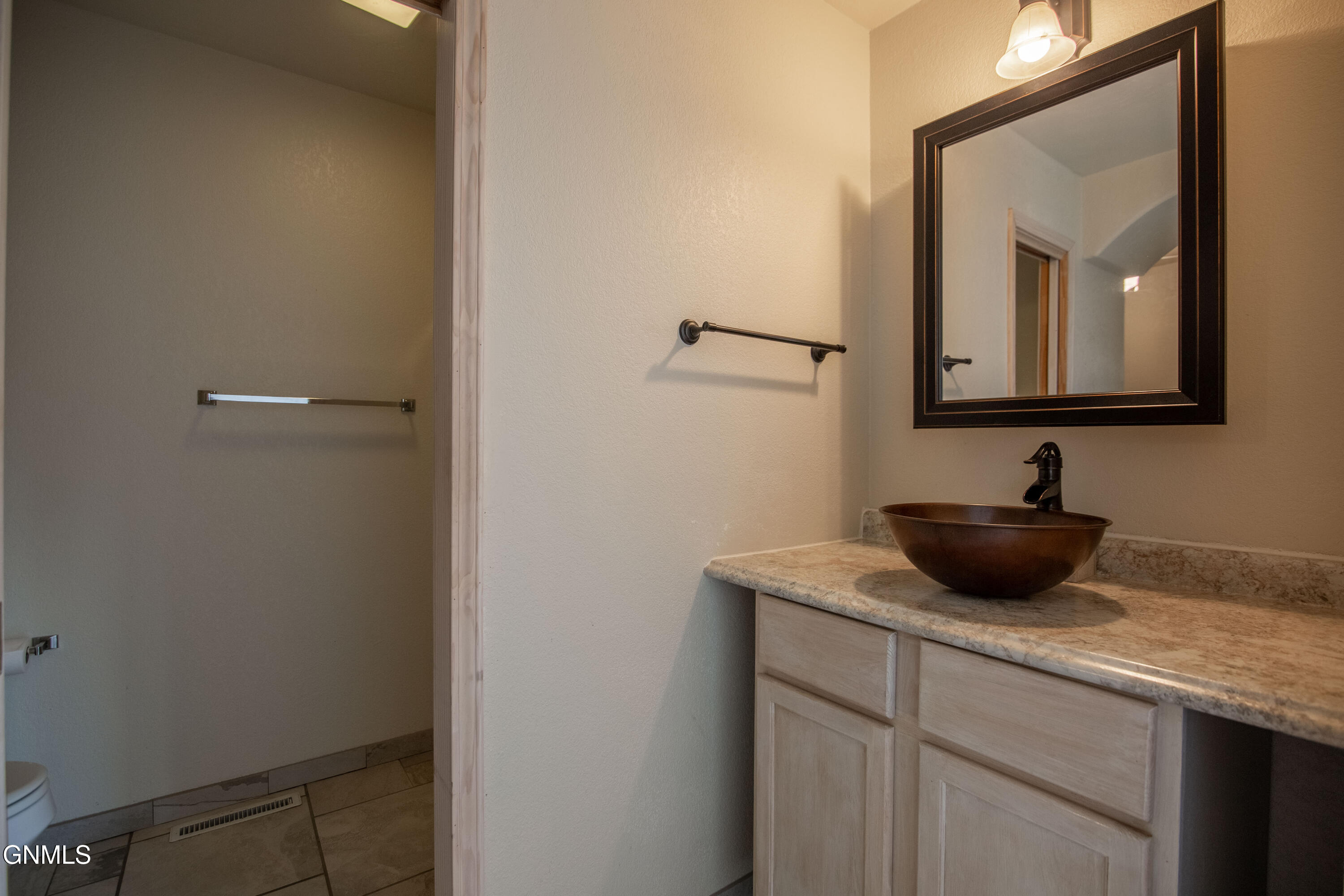 property viewer photo 13