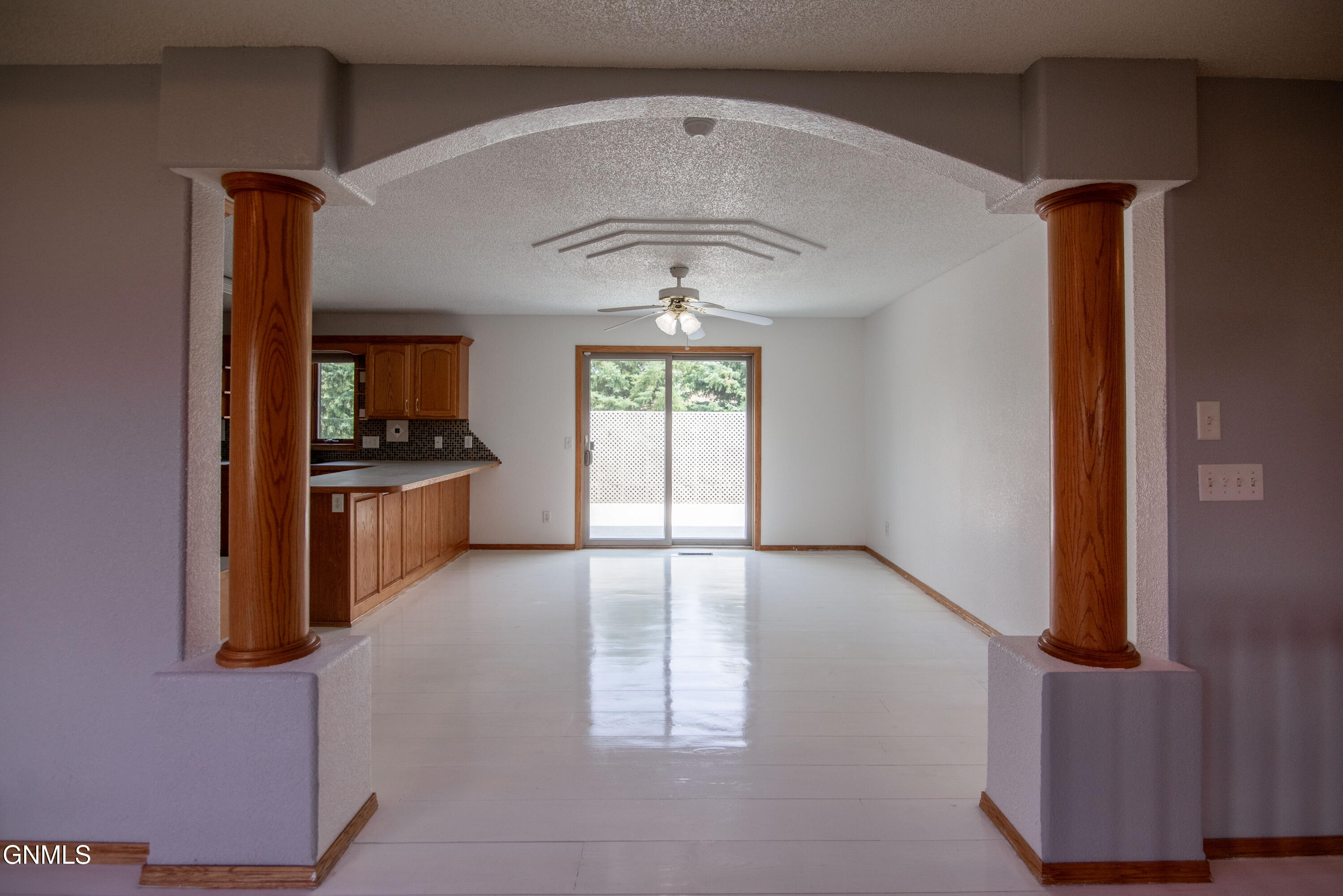 property viewer photo 6