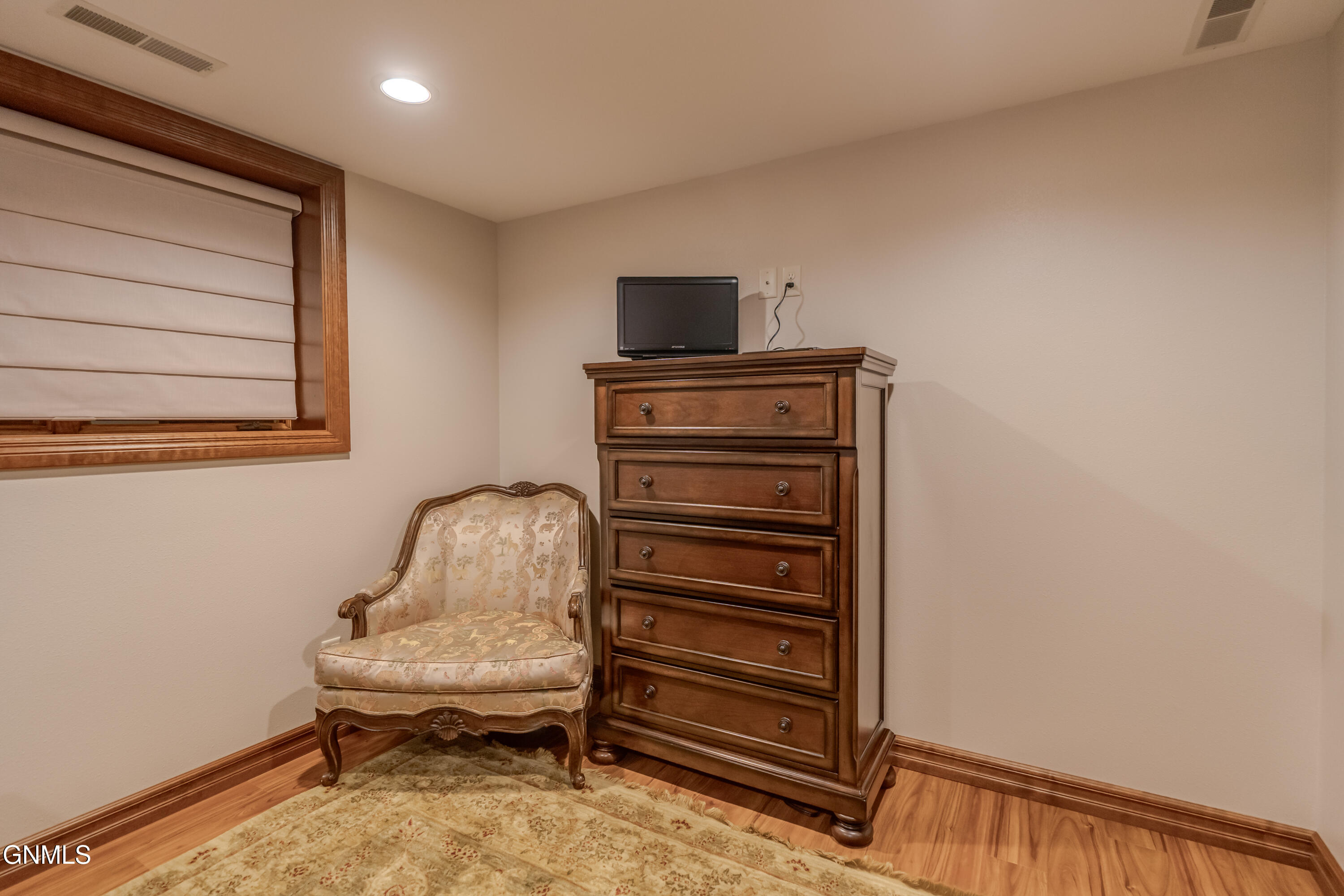 main property photo 76