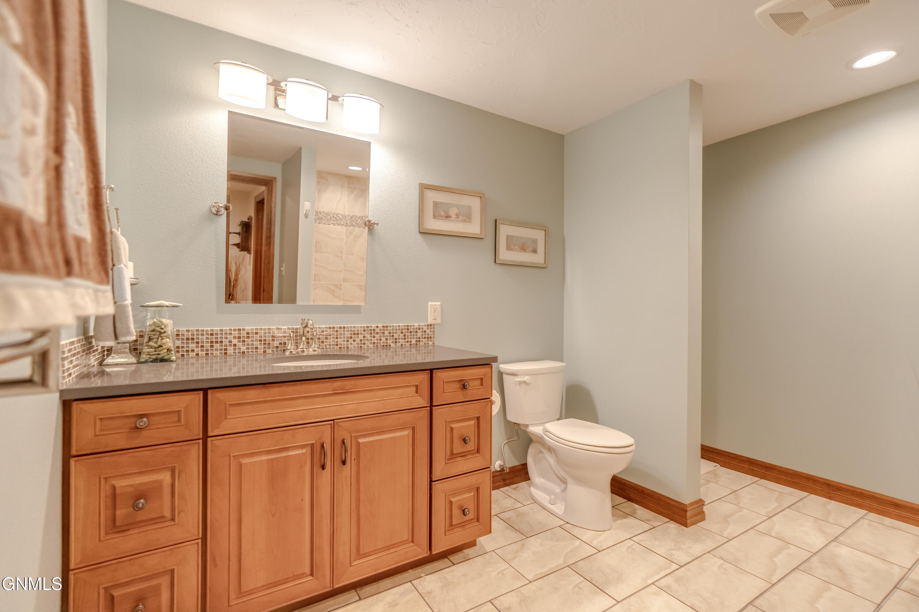 main property photo 98