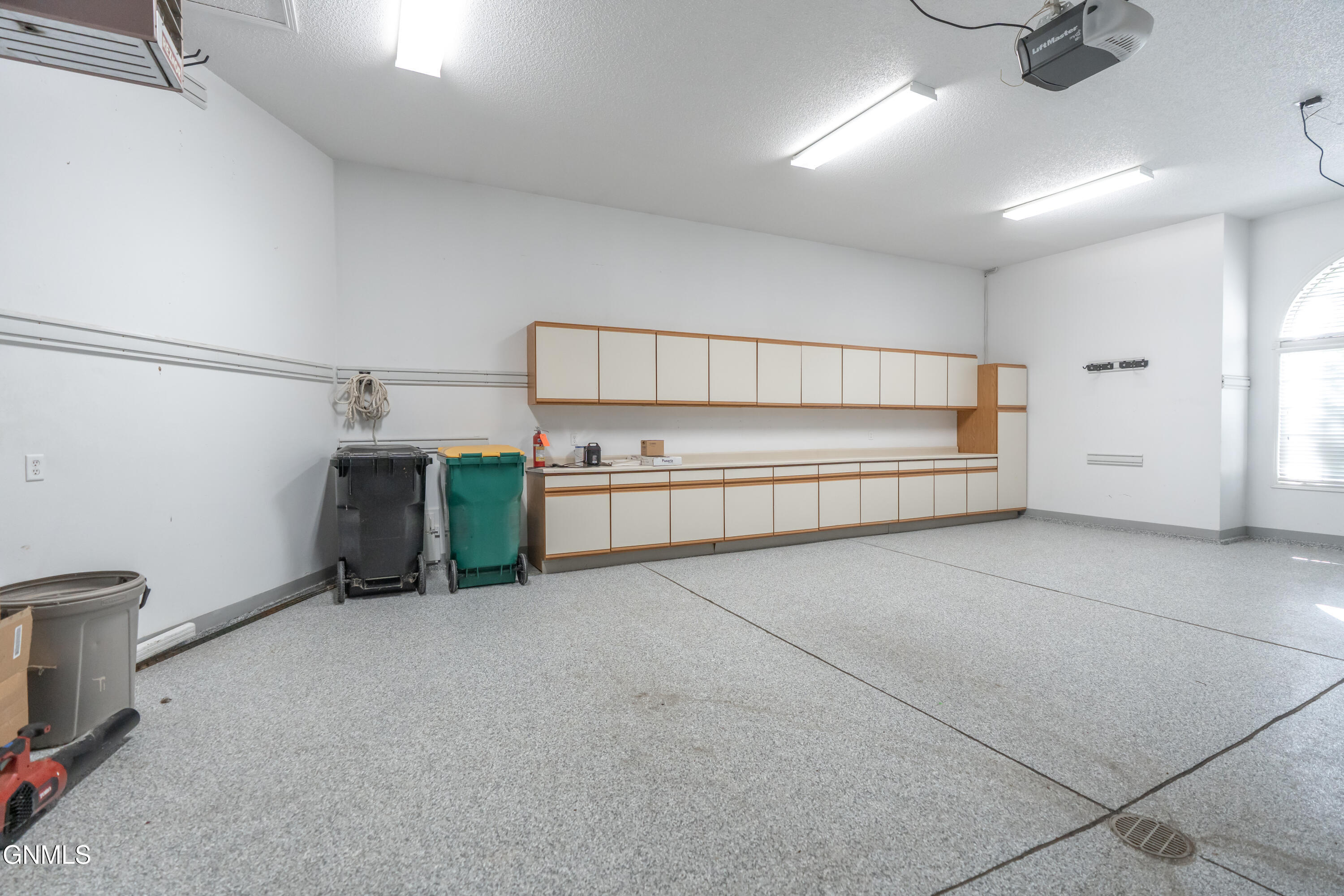 main property photo 75