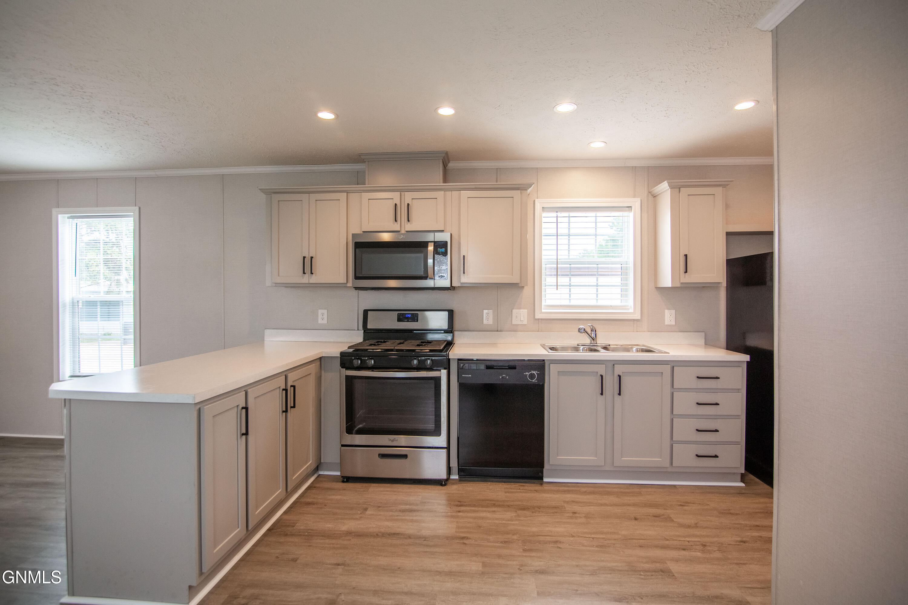 property viewer photo 2