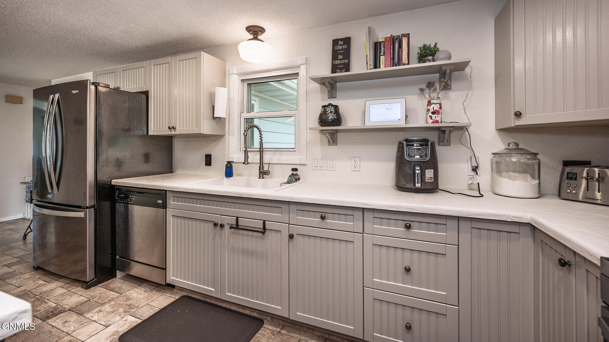 property viewer photo 4