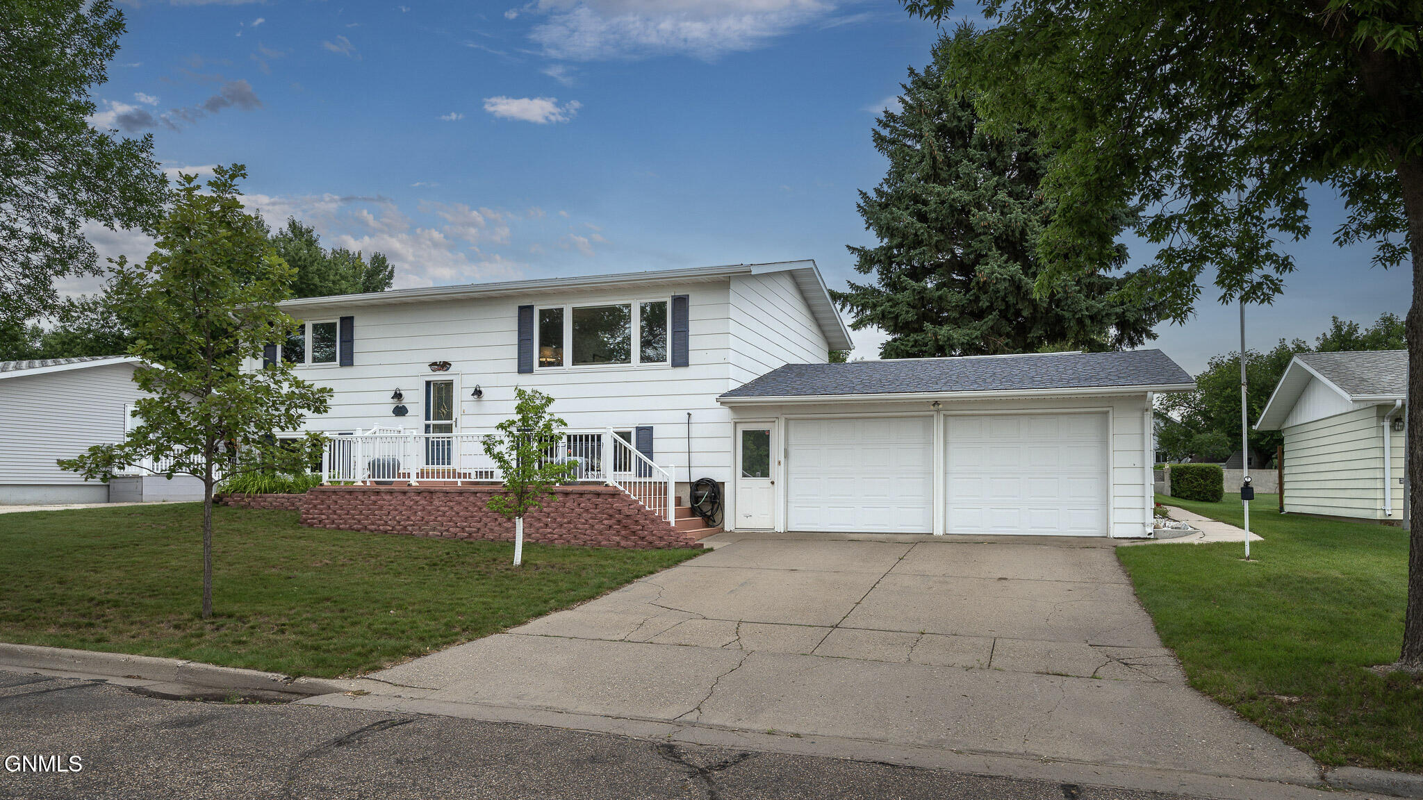 main property photo 0