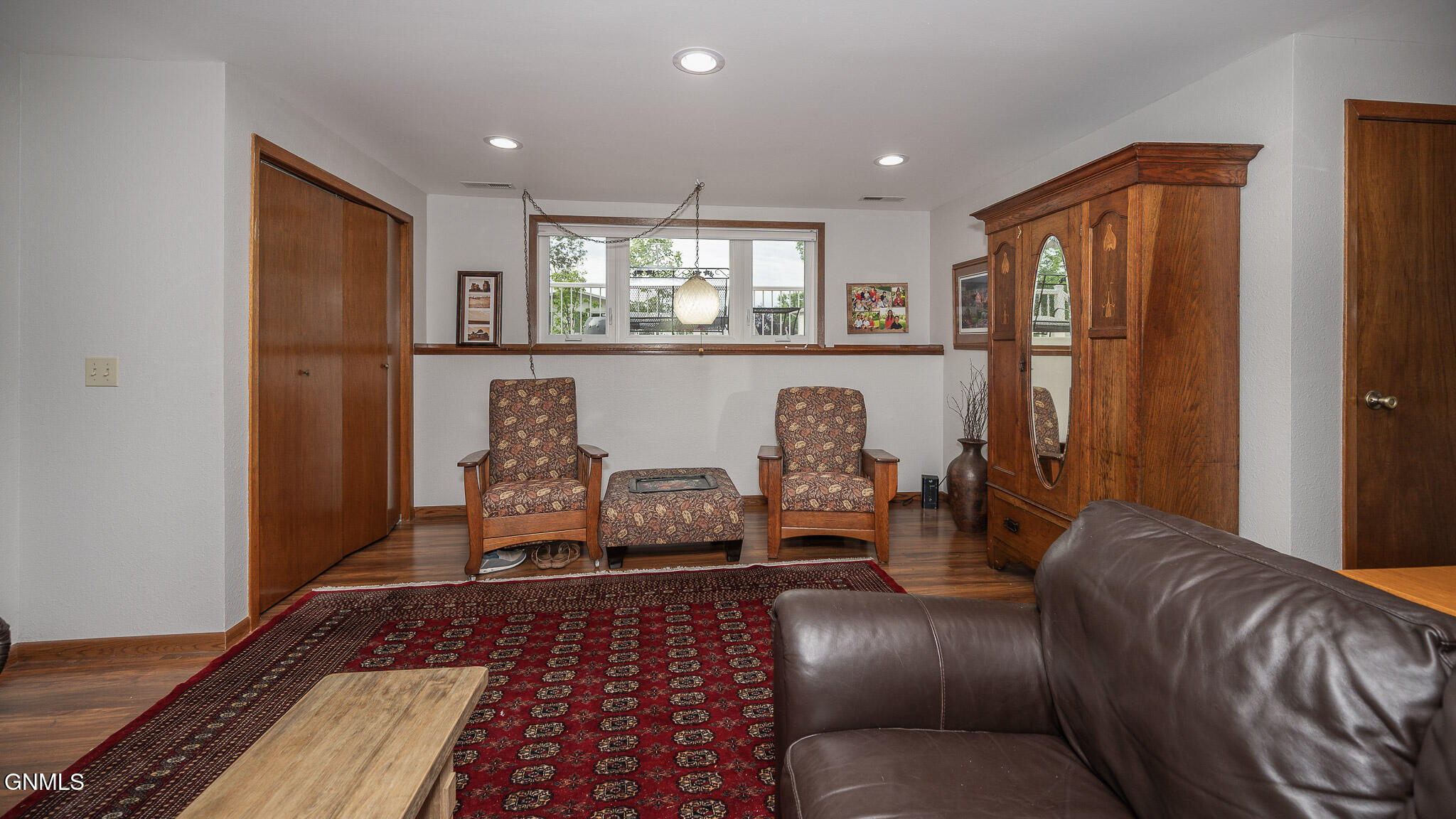 property viewer photo 20