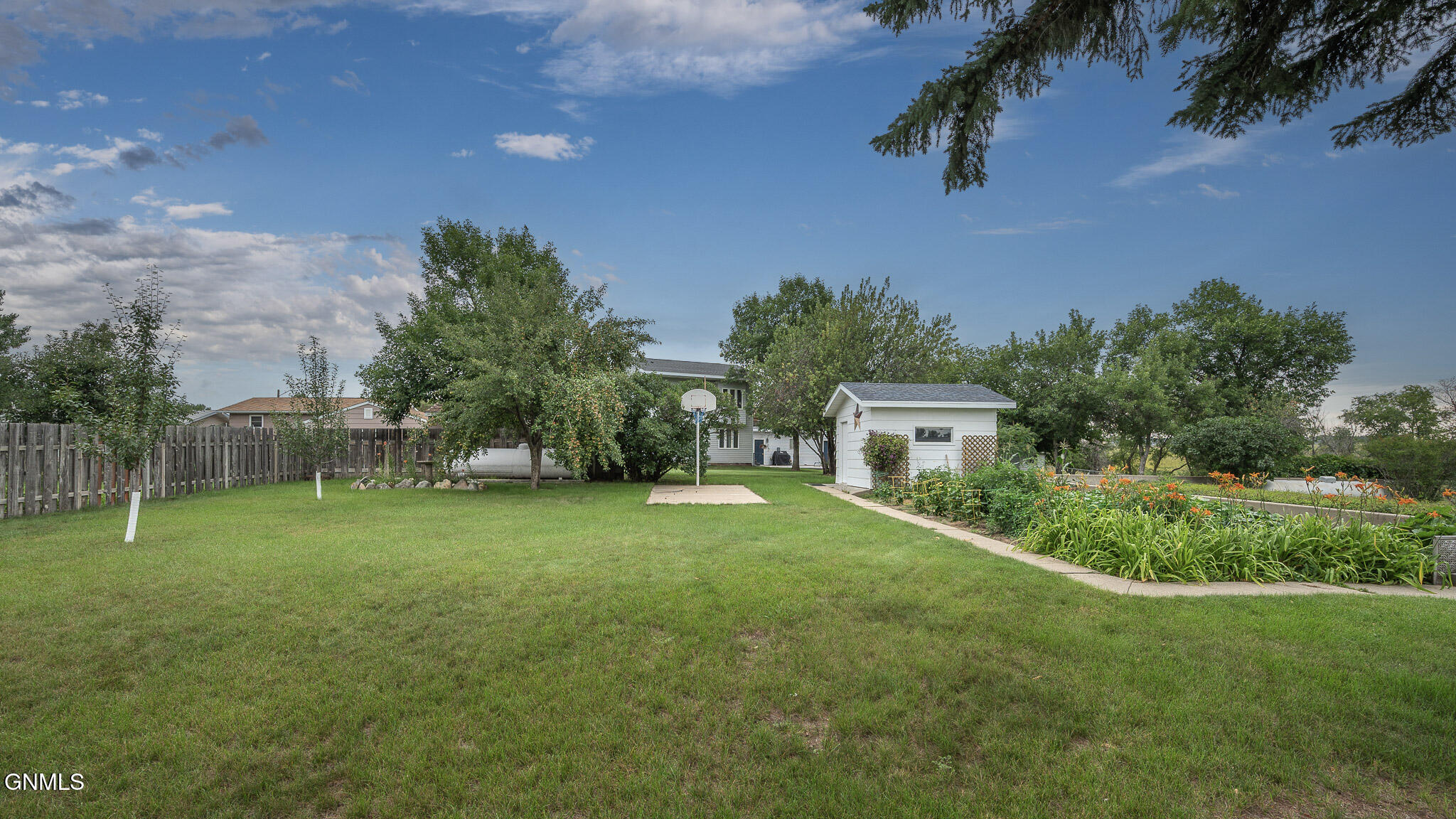 property viewer photo 38