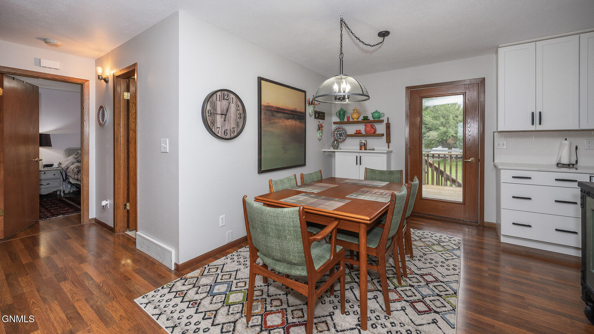 property viewer photo 4