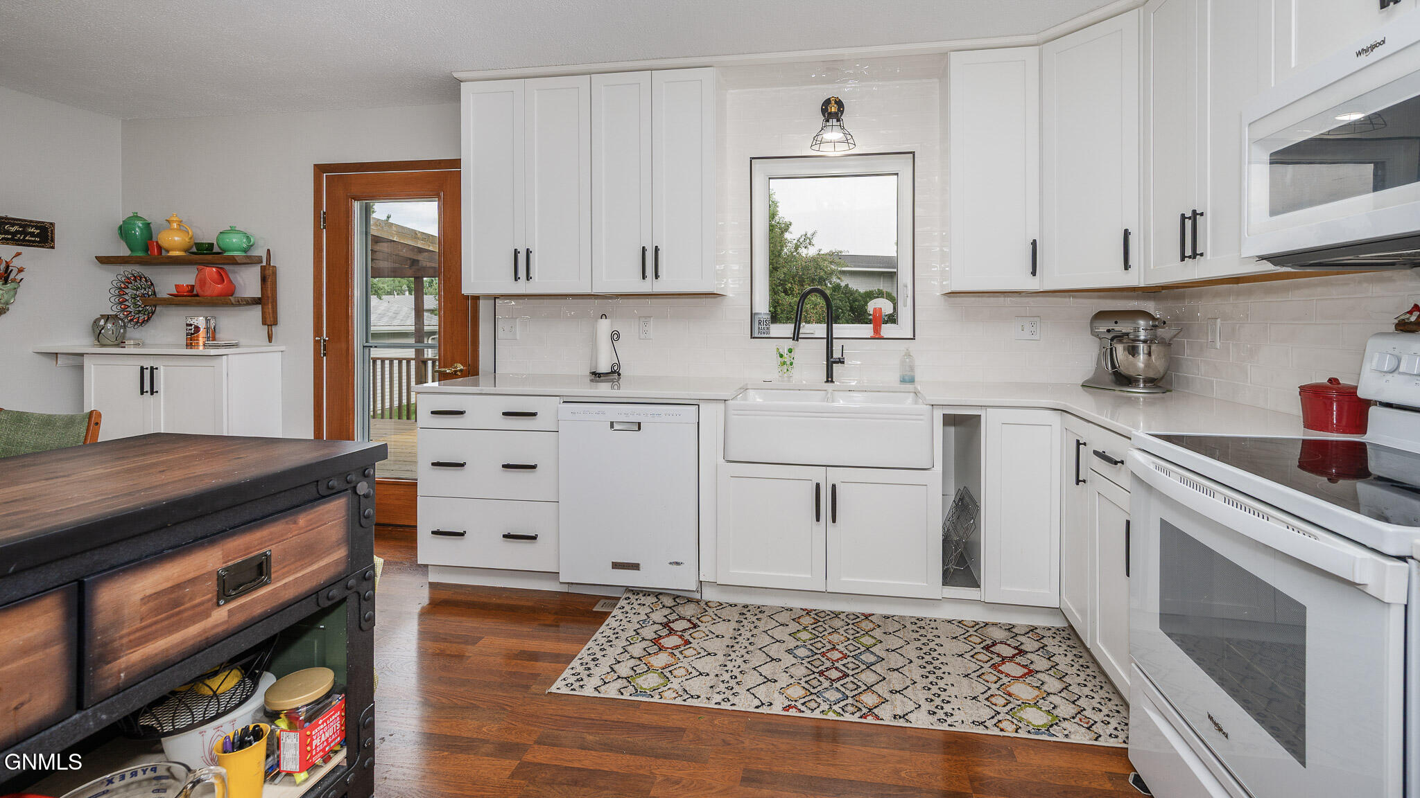 property viewer photo 6