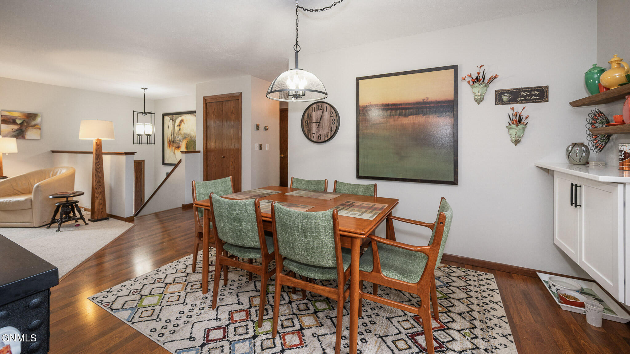 property viewer photo 9