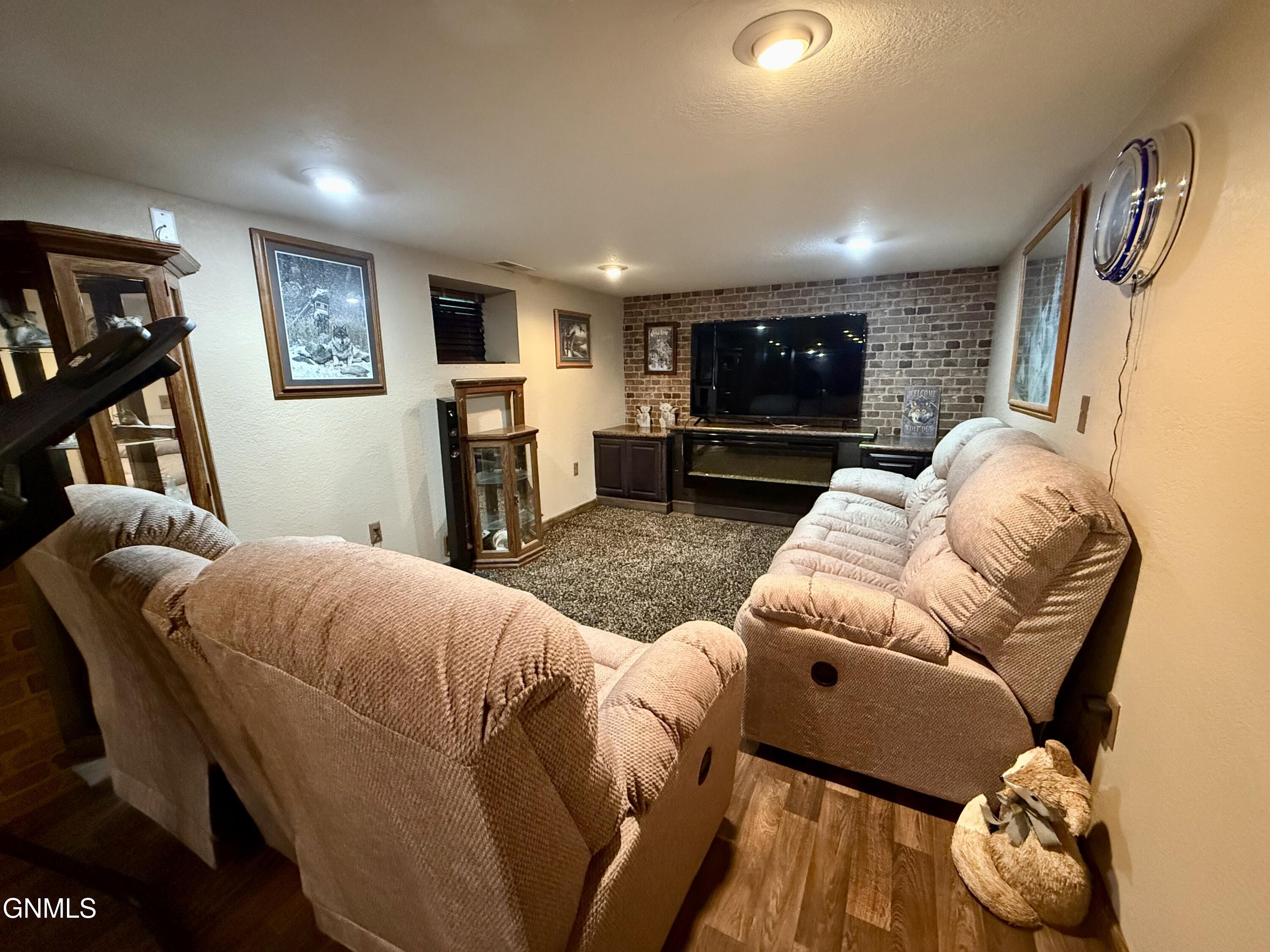 property viewer photo 37