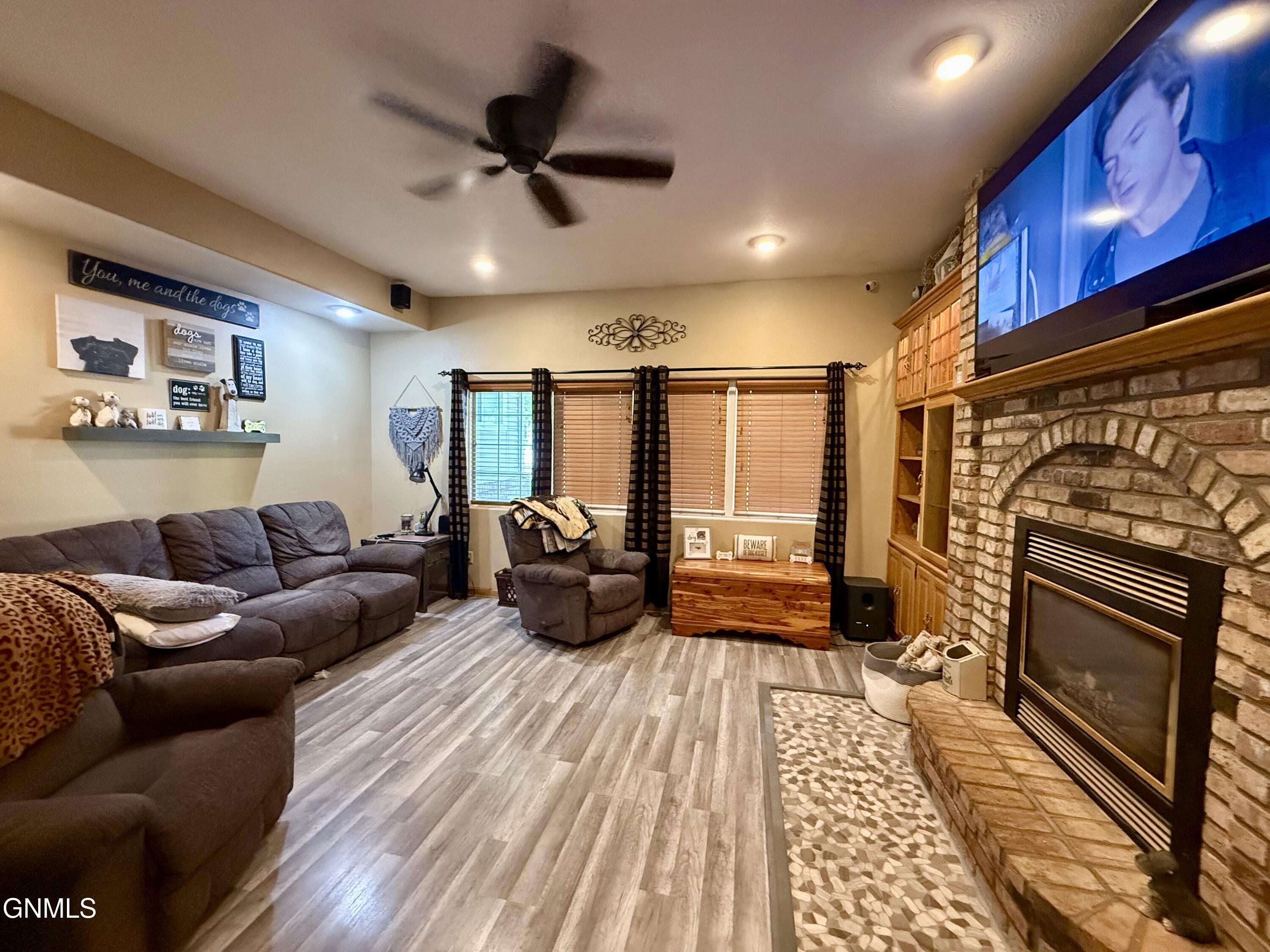 property viewer photo 5