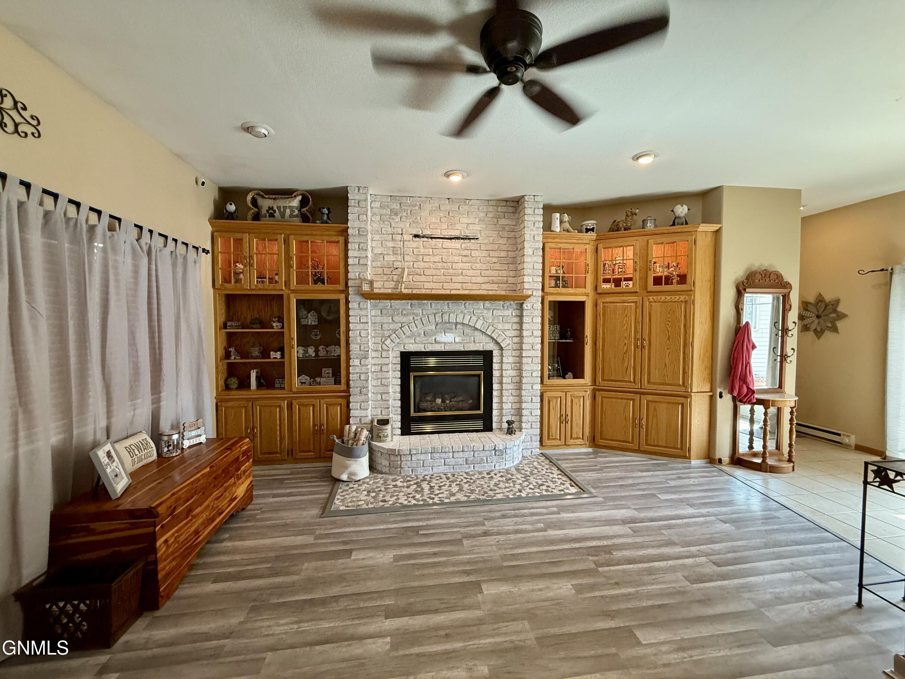 property viewer photo 7