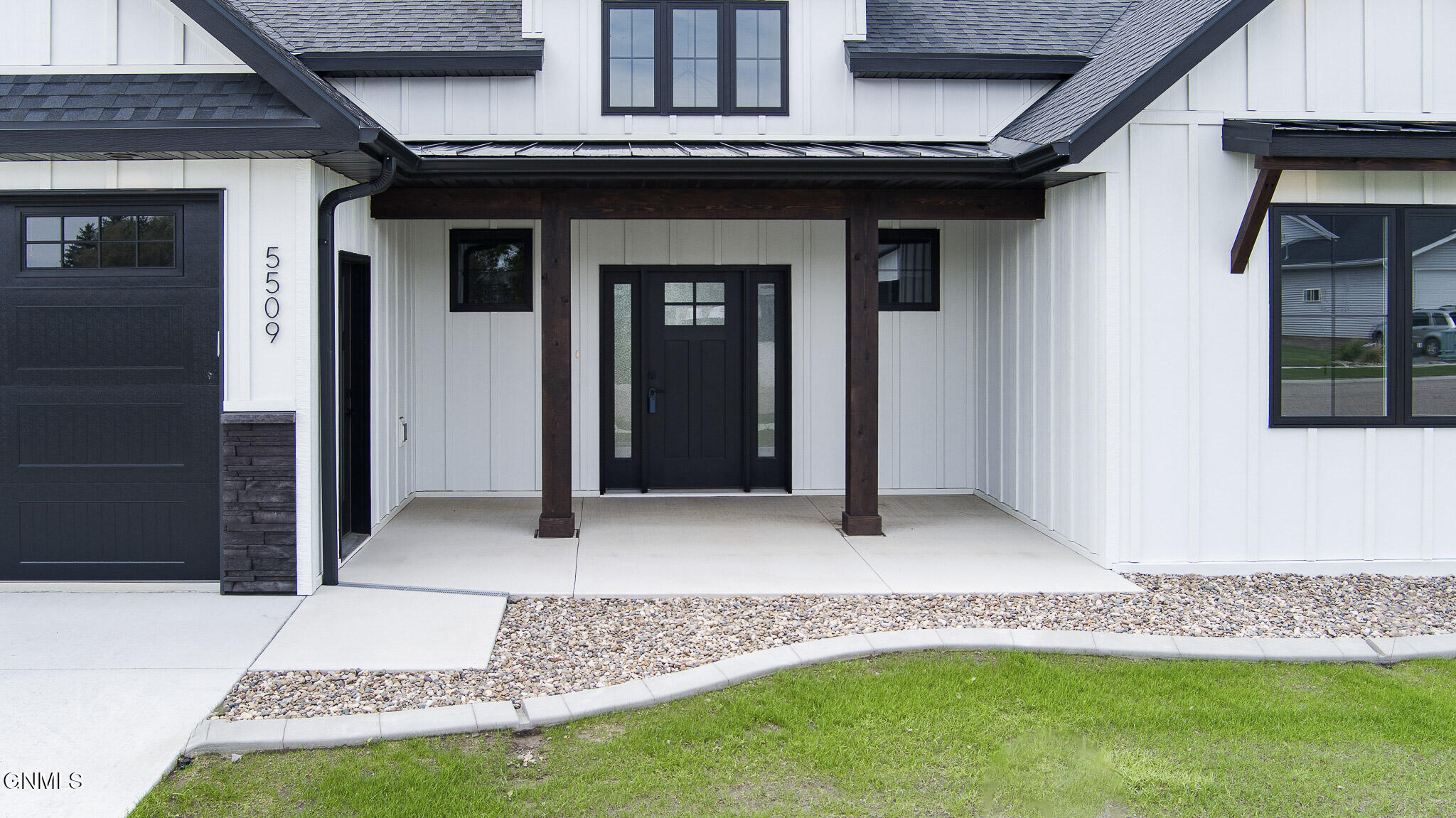 property viewer photo 2