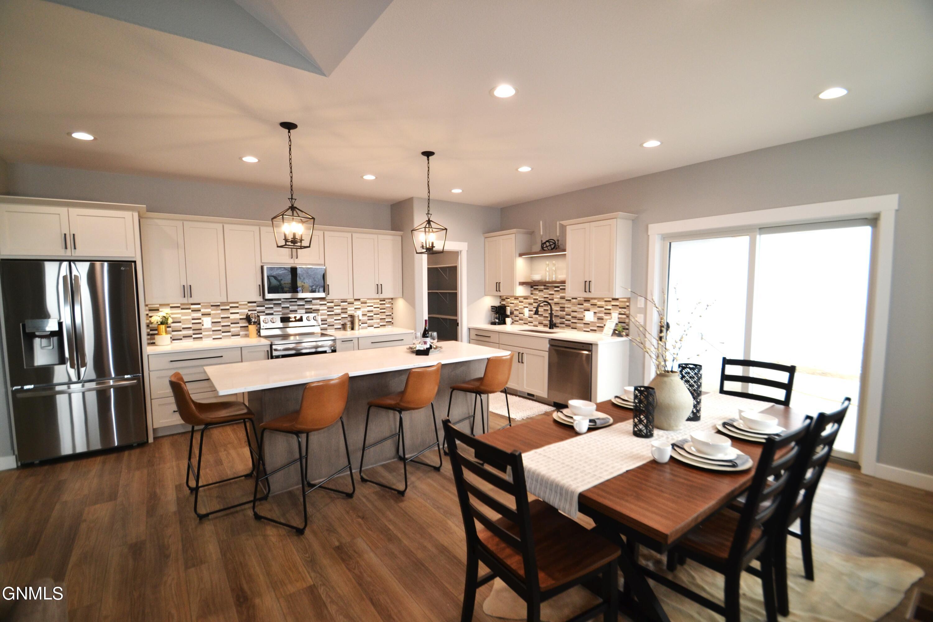 property viewer photo 20