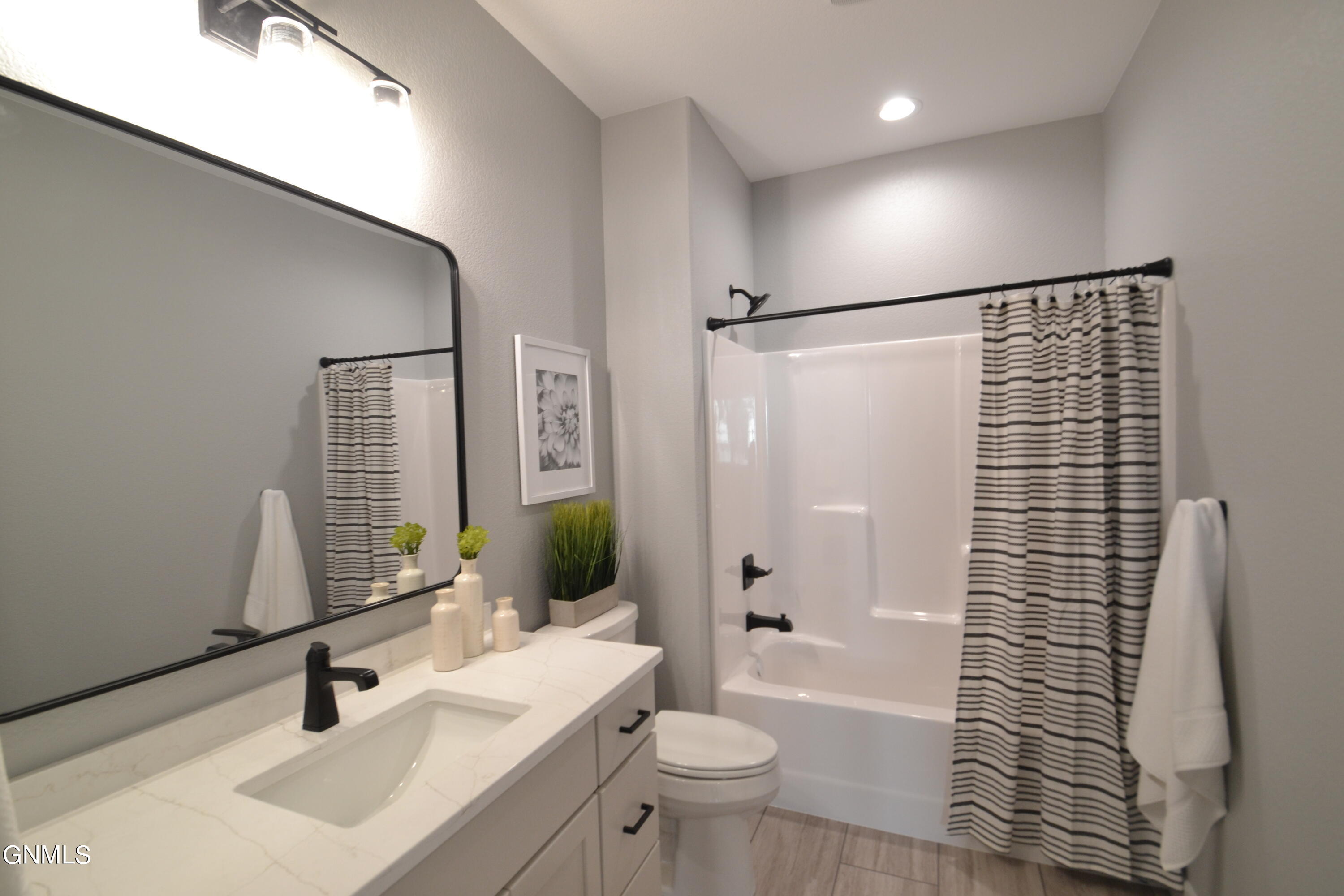 property viewer photo 22