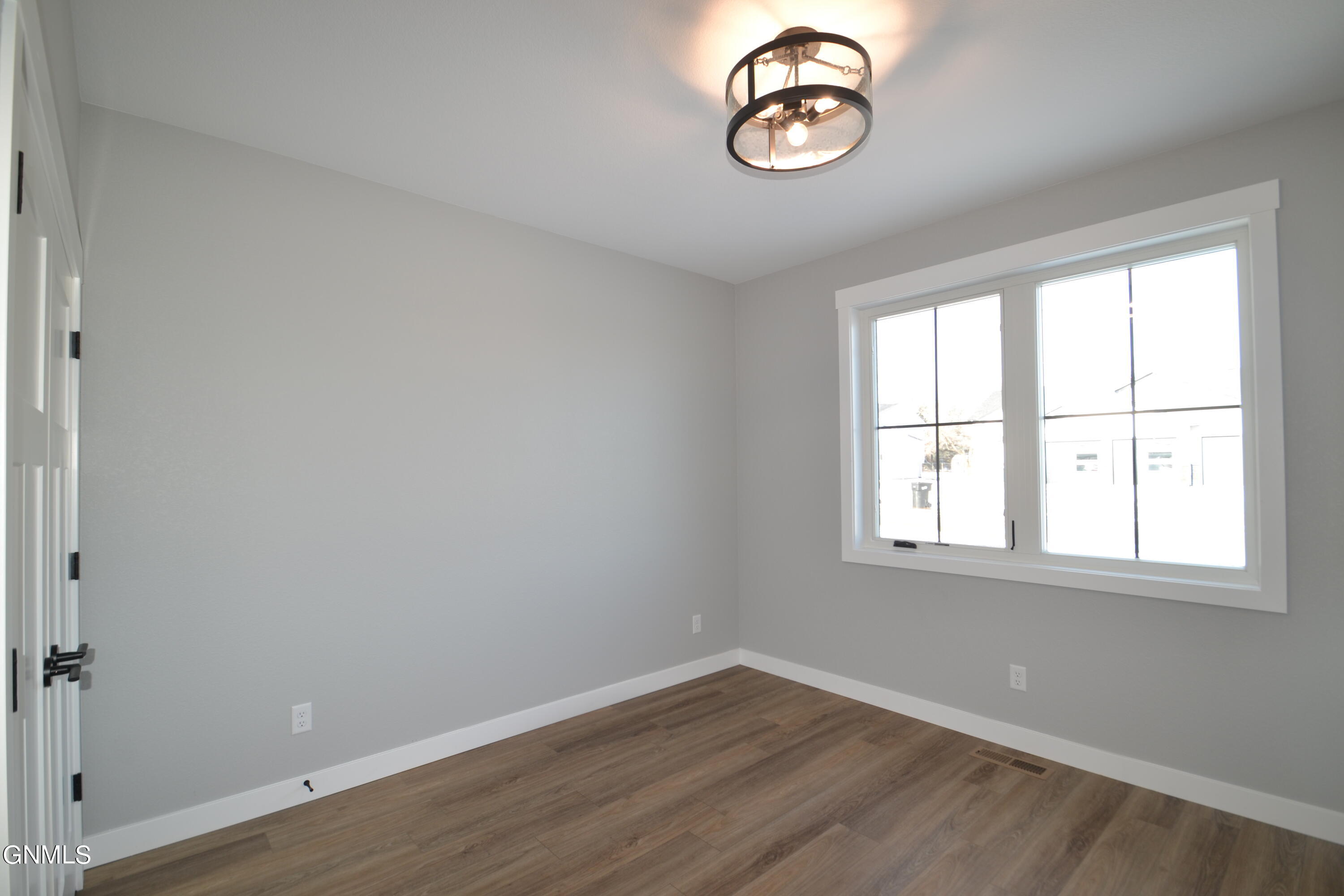 property viewer photo 23