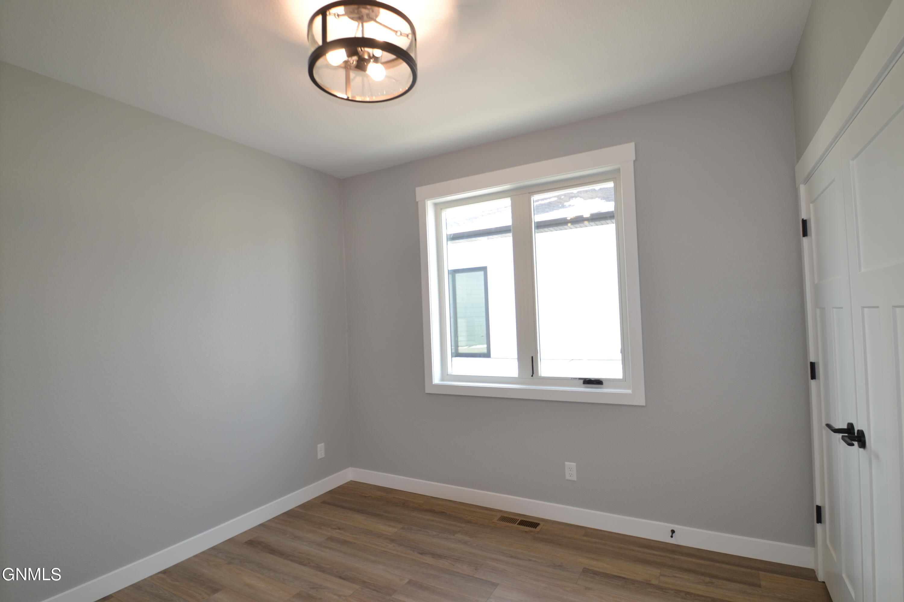 property viewer photo 24