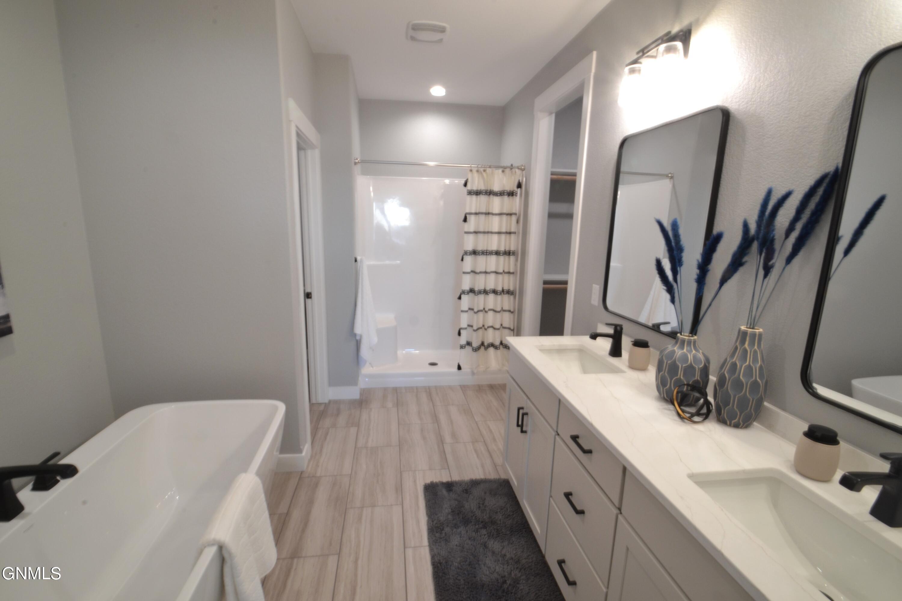property viewer photo 27
