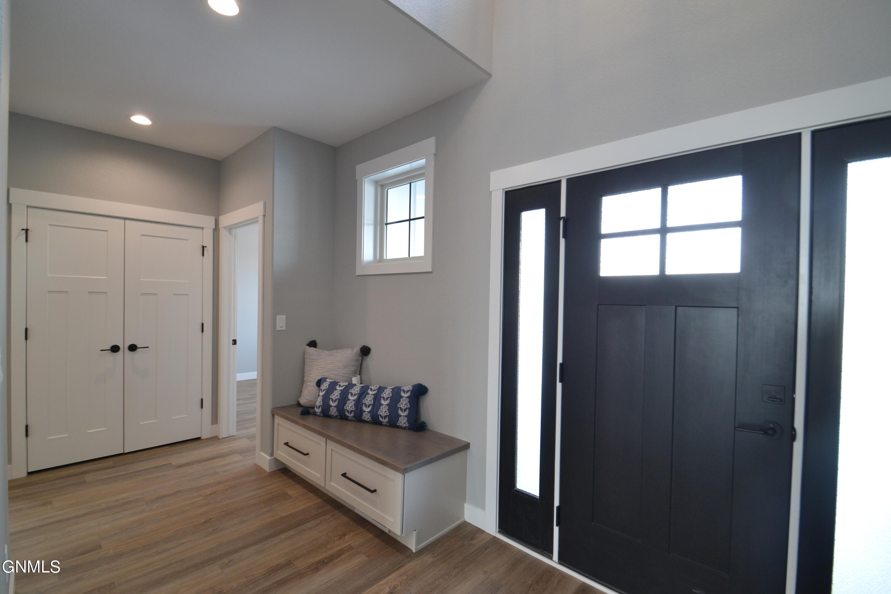 property viewer photo 3