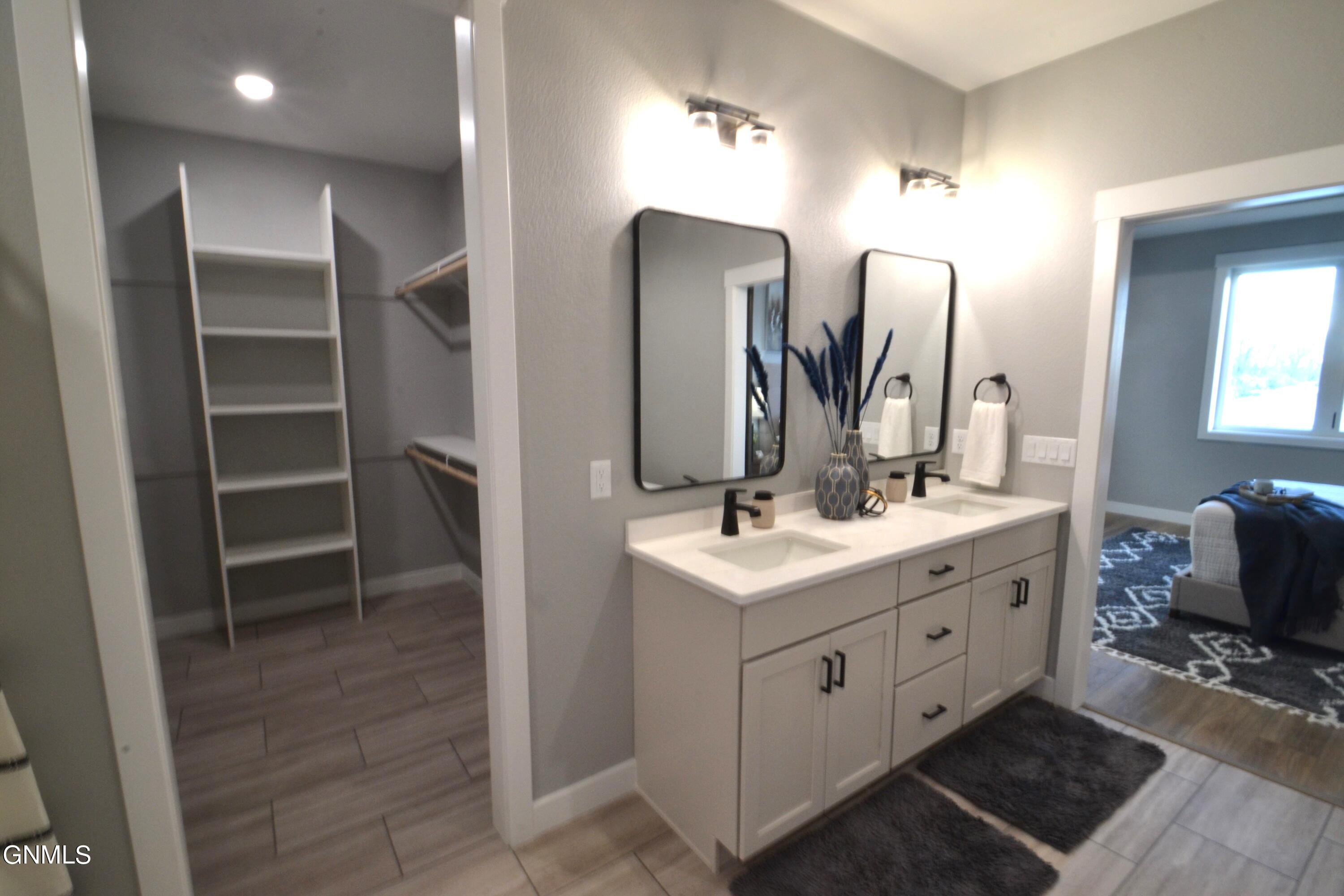 property viewer photo 32