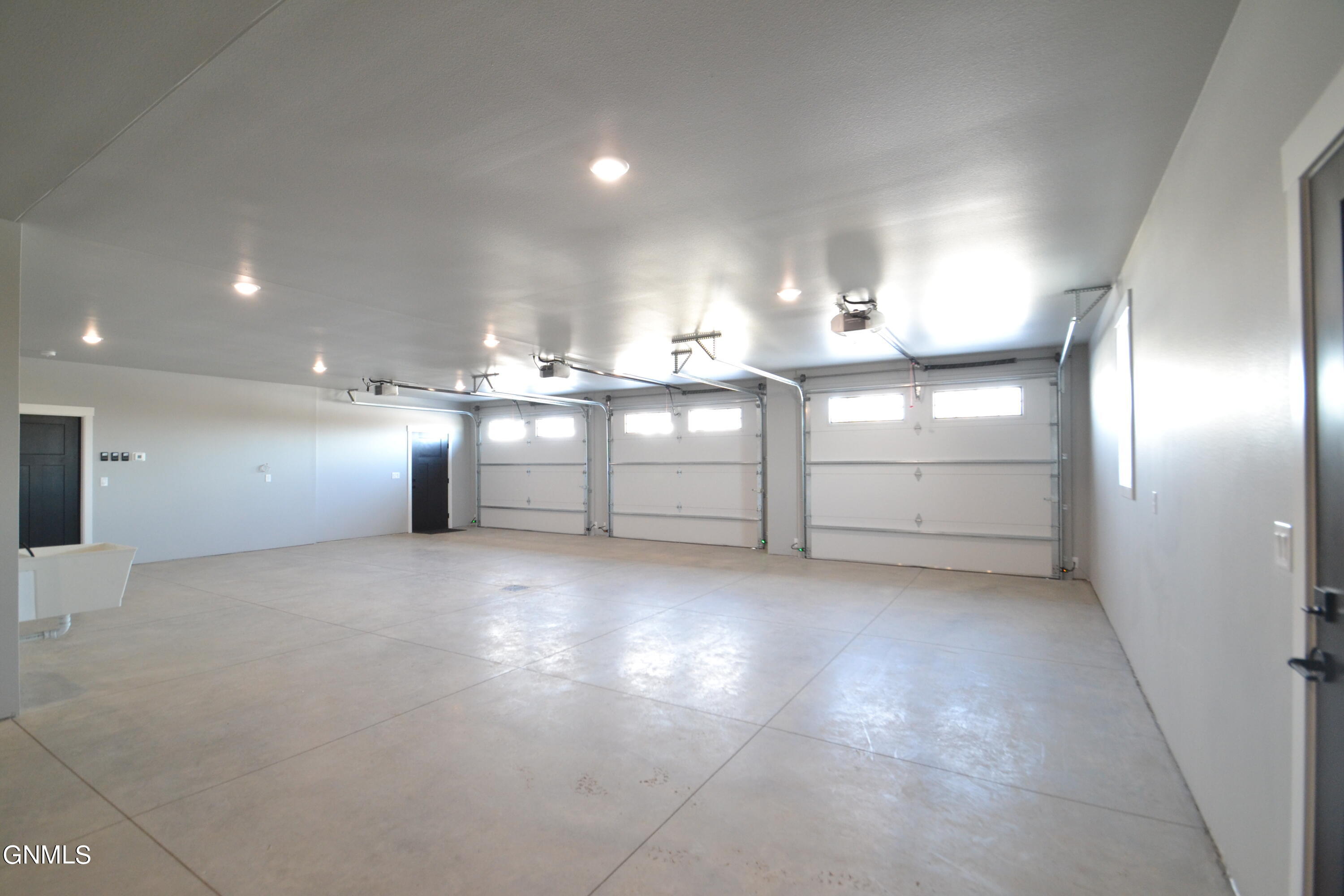 property viewer photo 37