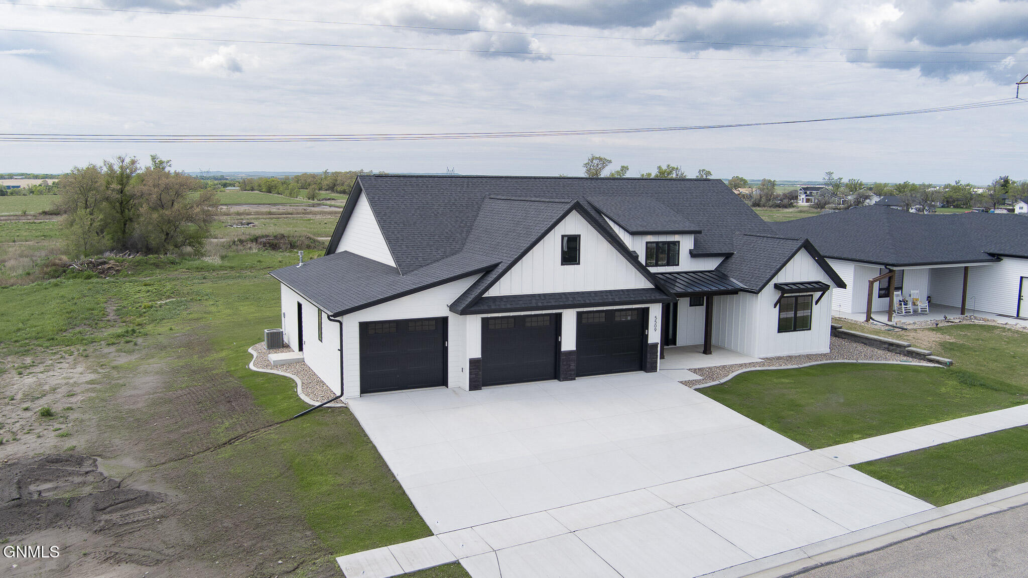 property viewer photo 47