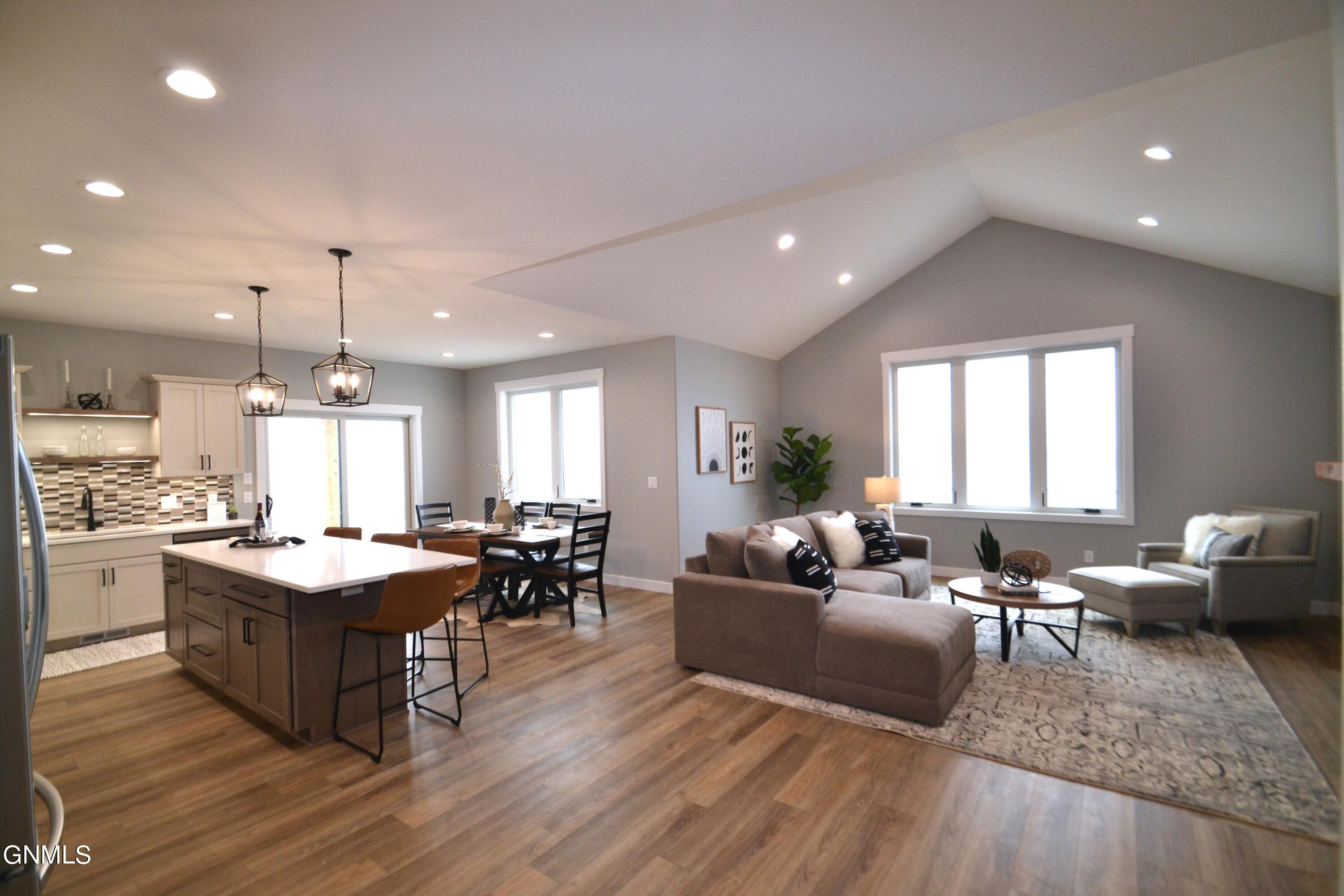 property viewer photo 5