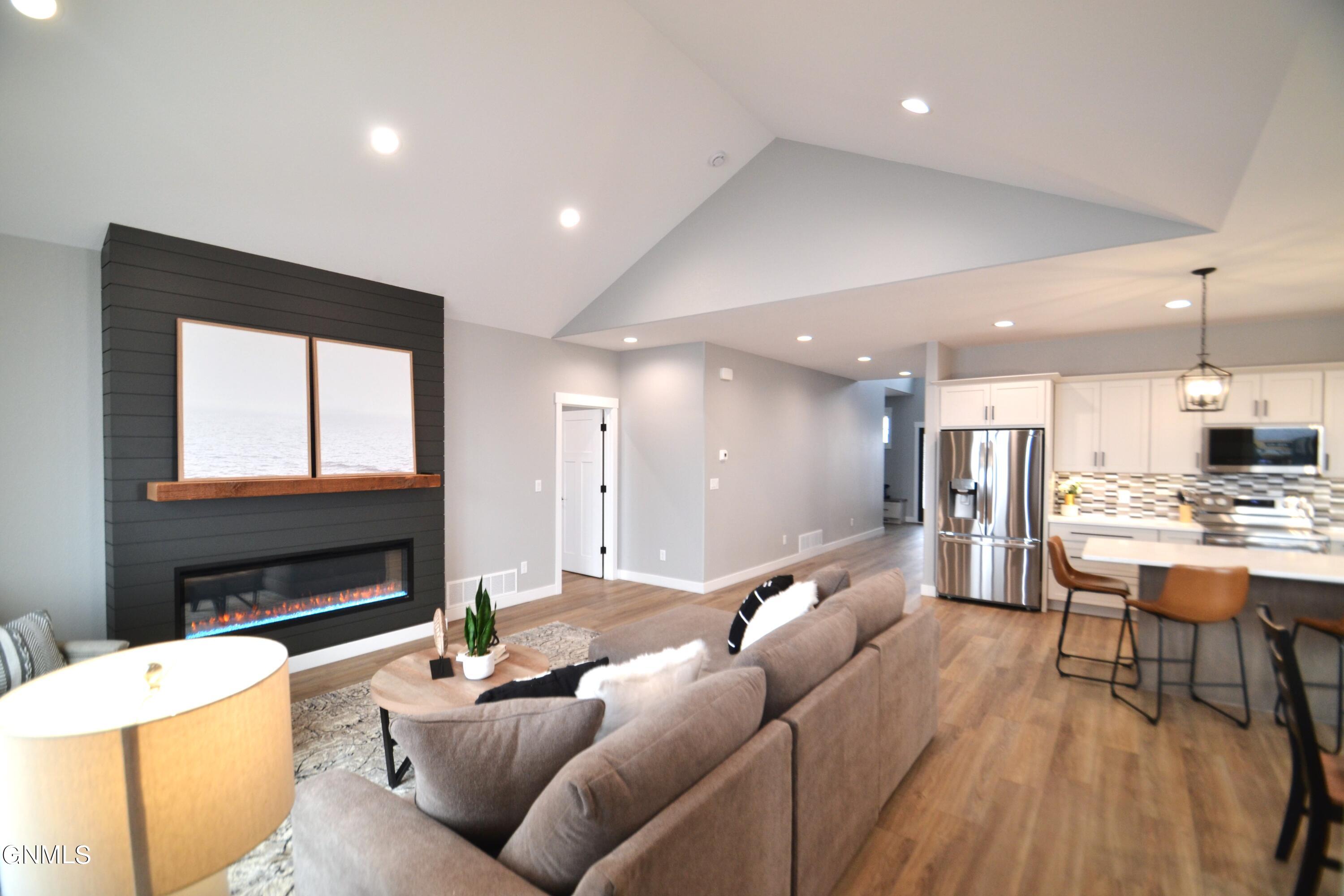 property viewer photo 8
