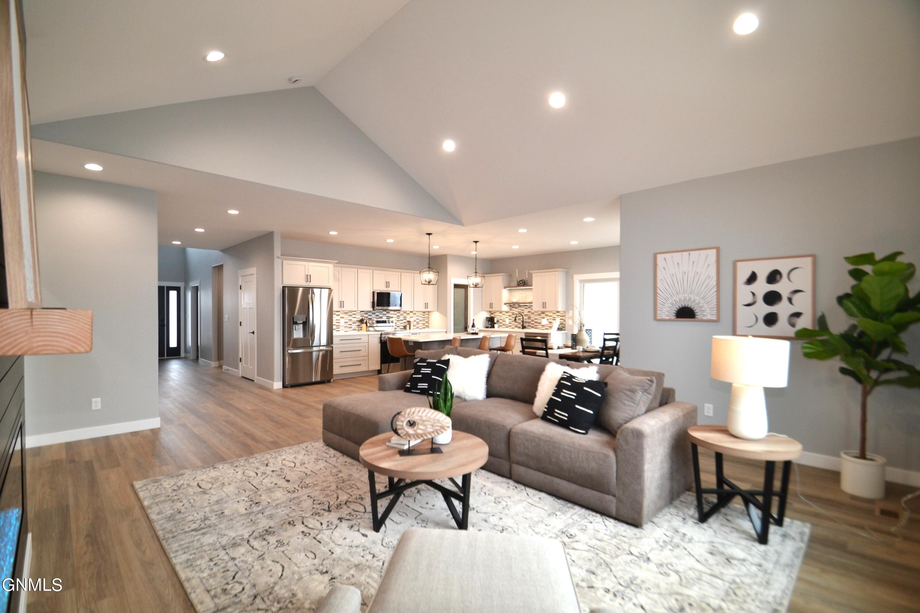 property viewer photo 9
