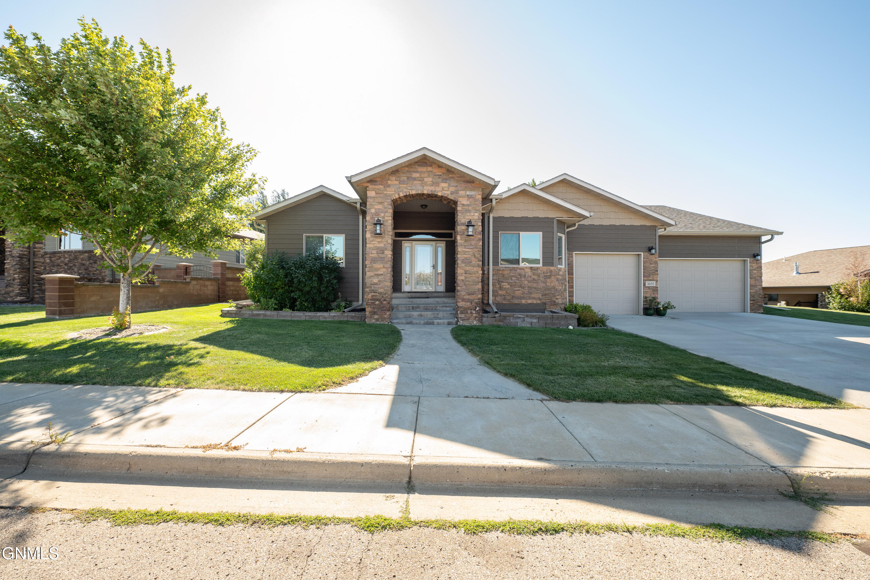 main property photo 0