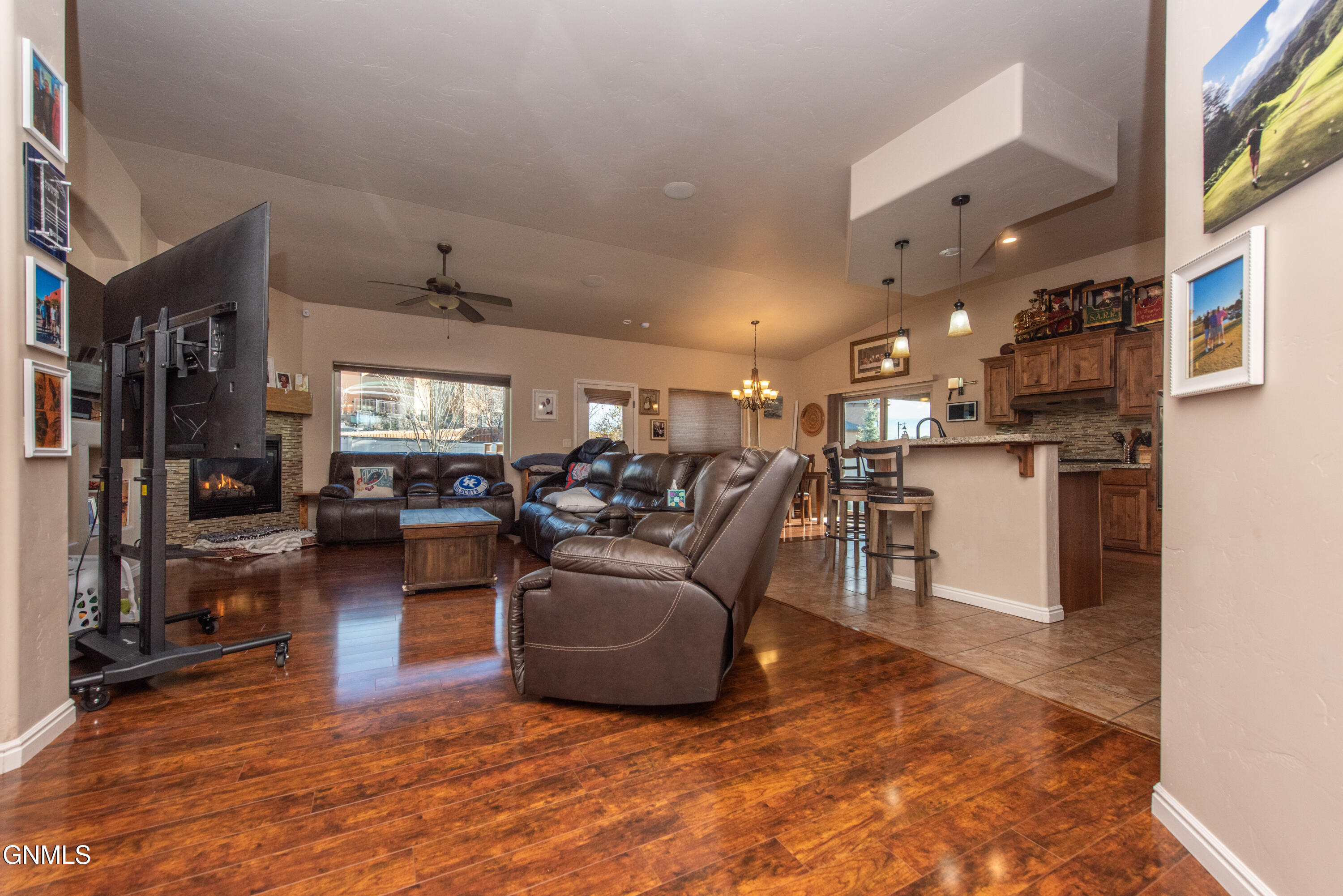property viewer photo 19