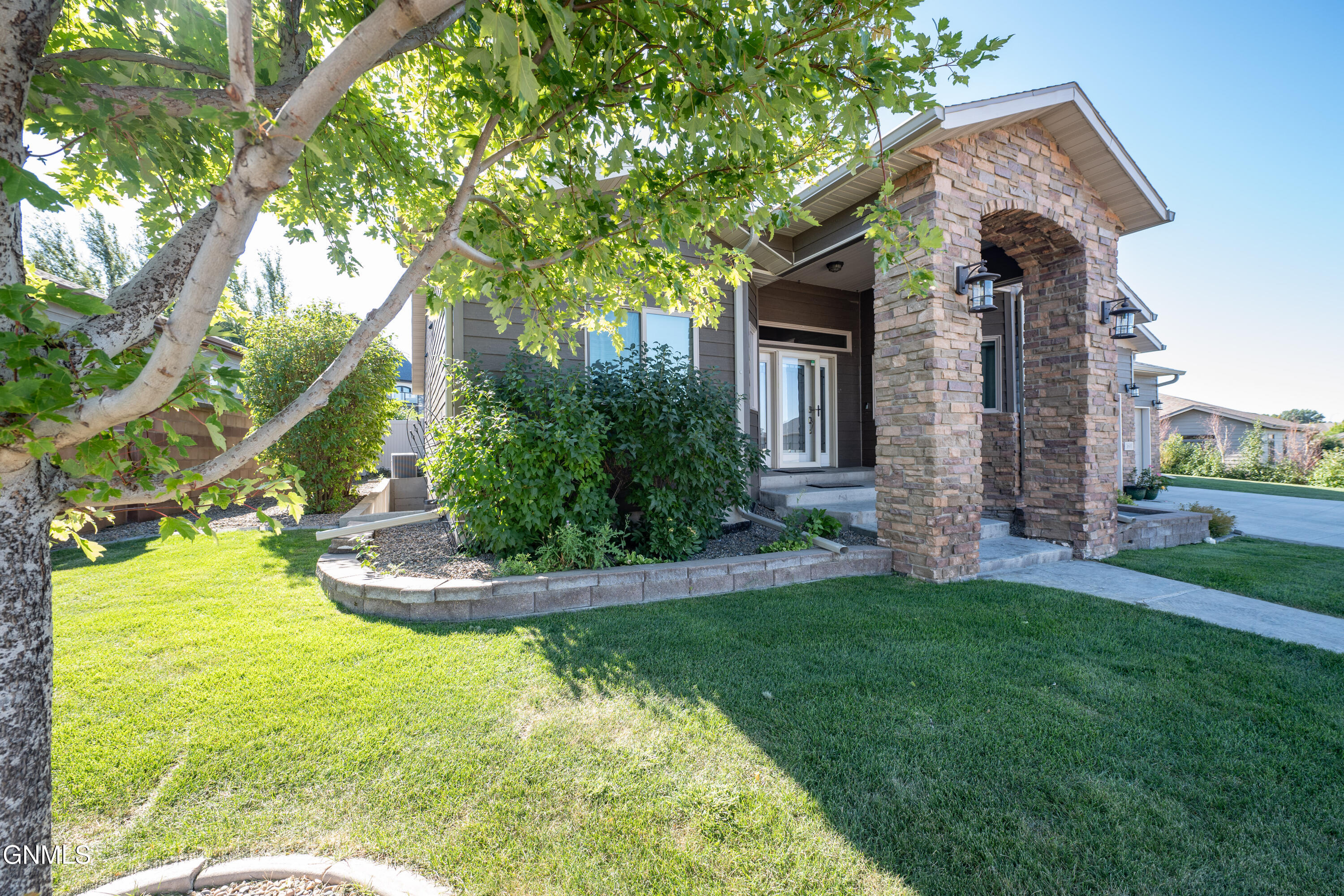 property viewer photo 2