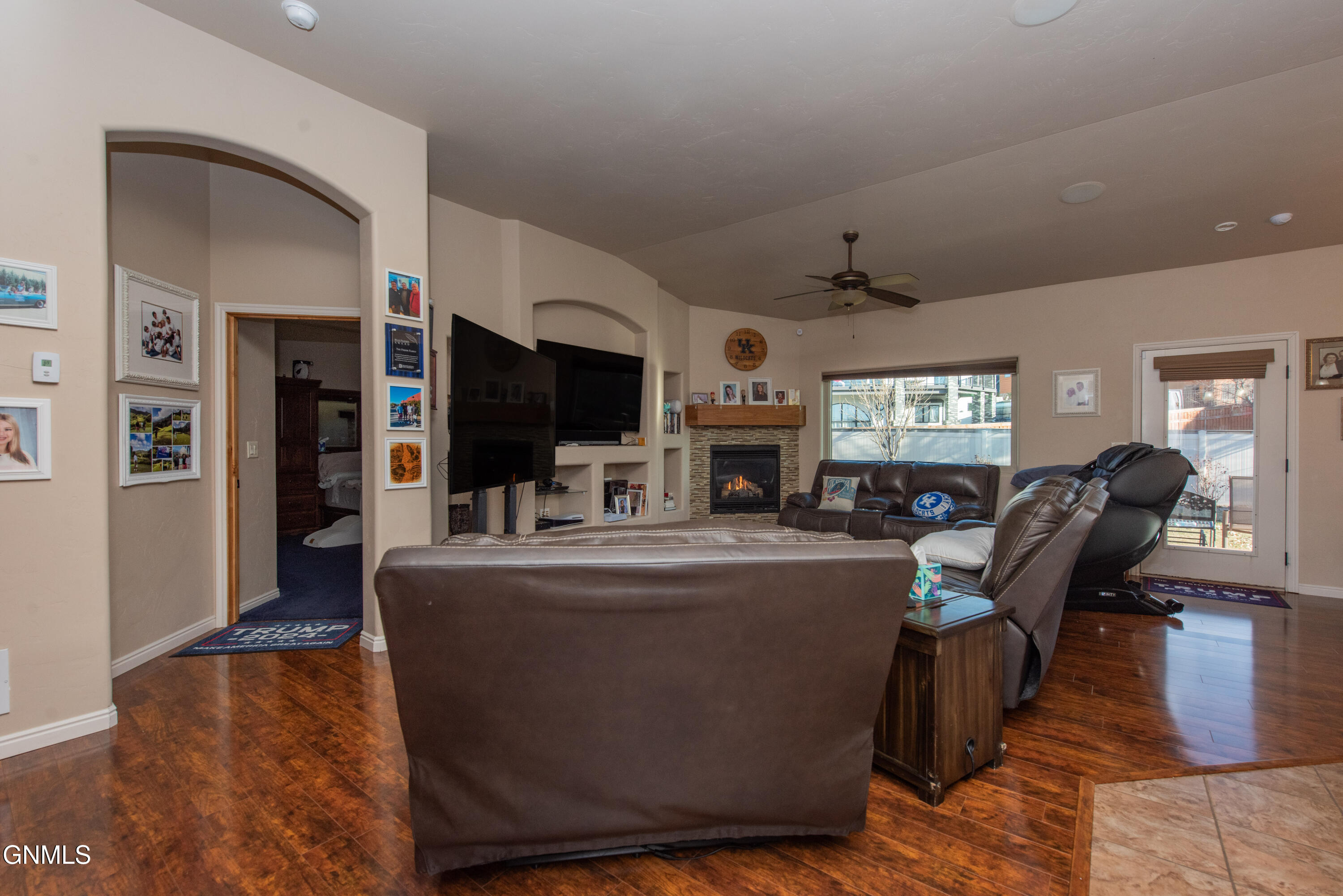 property viewer photo 23