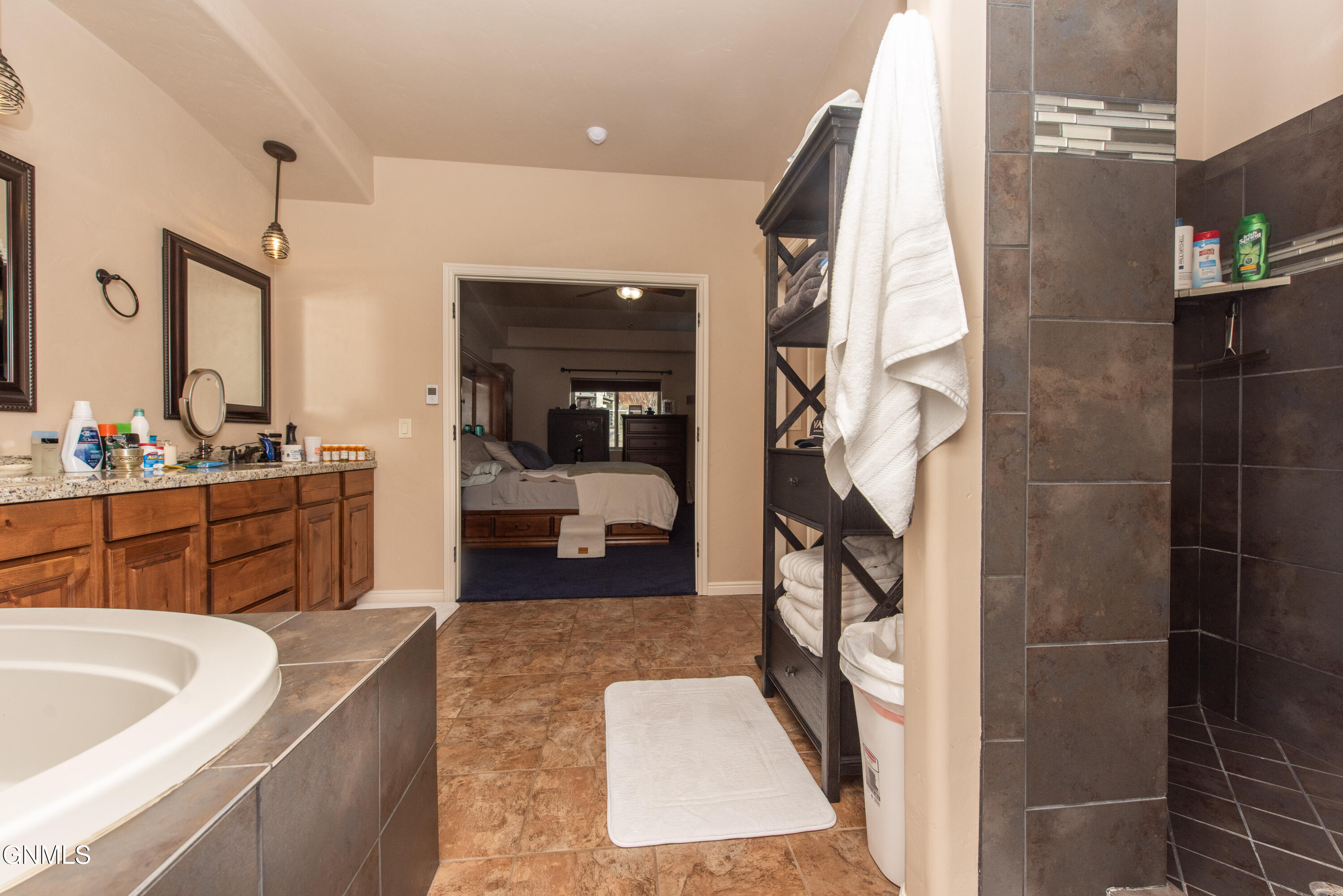 property viewer photo 33