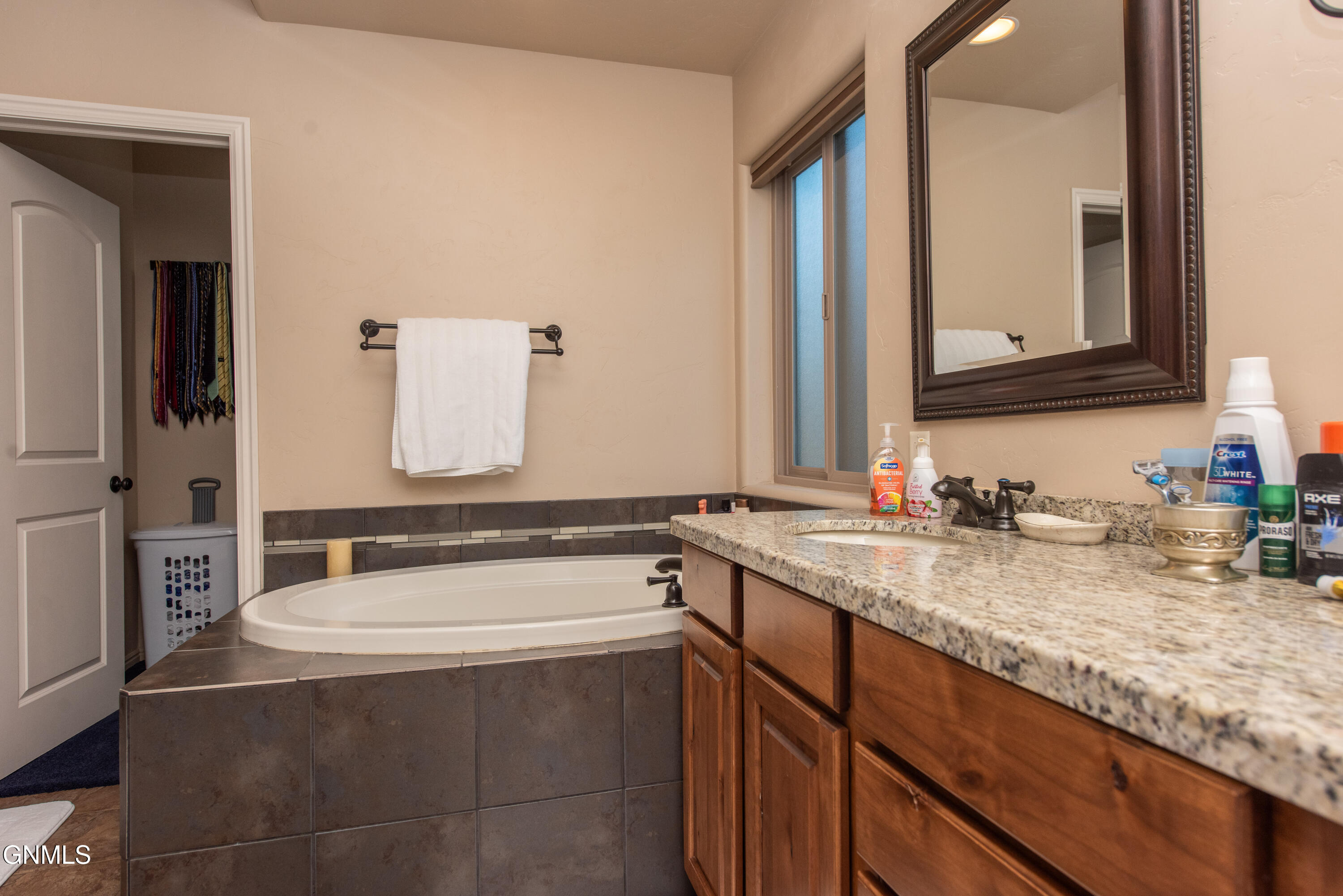 property viewer photo 37