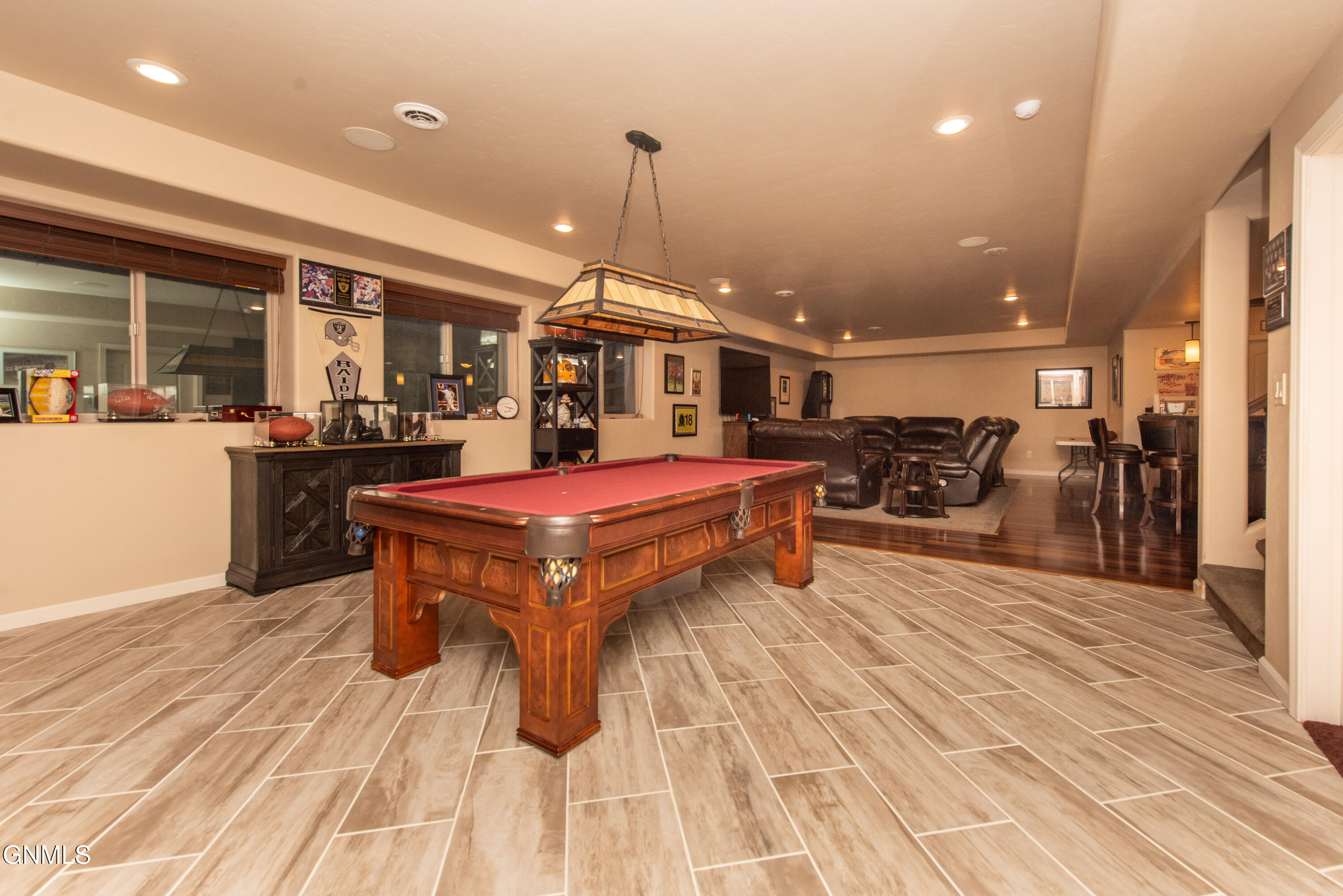 property viewer photo 57
