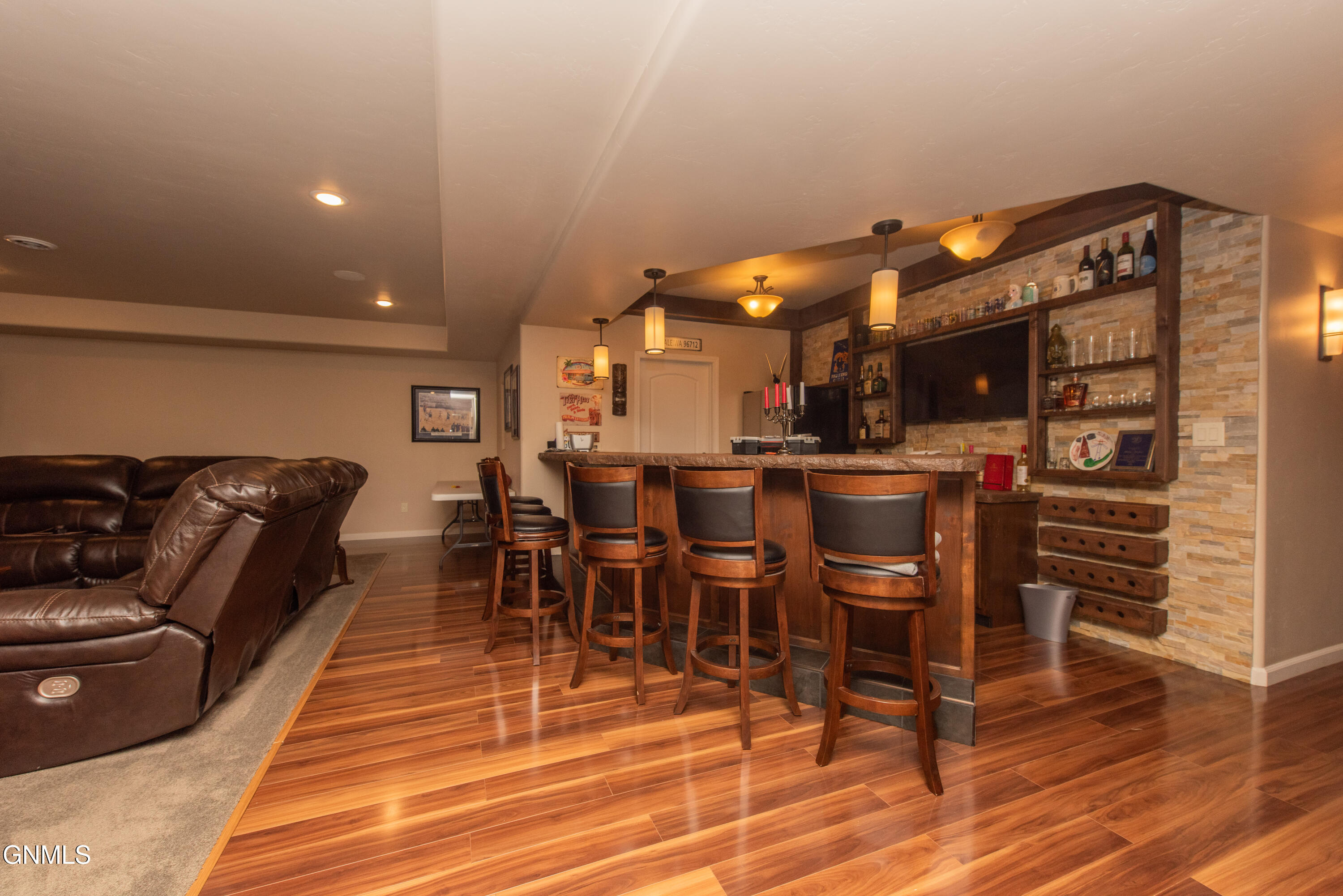 property viewer photo 64