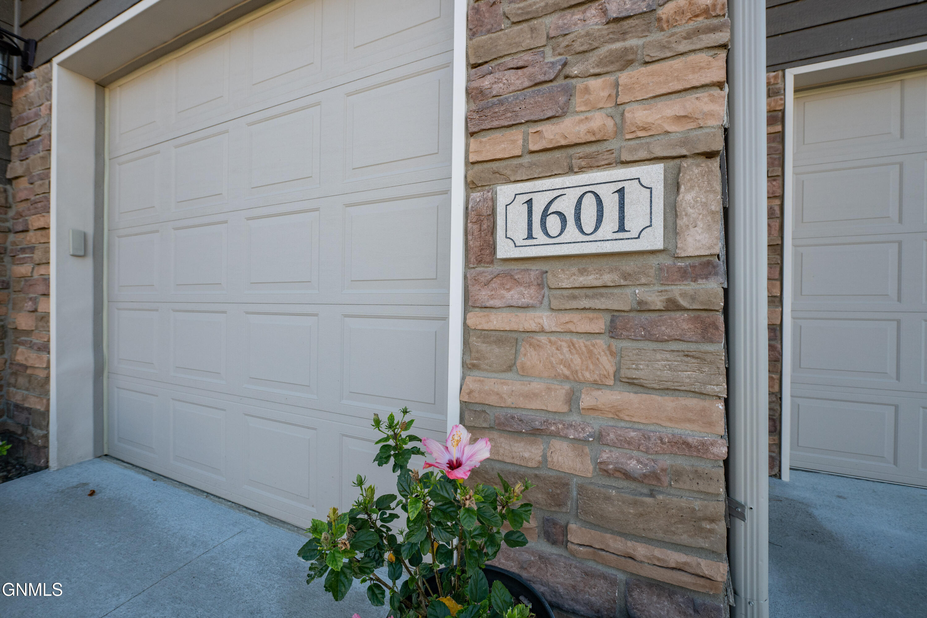 property viewer photo 89