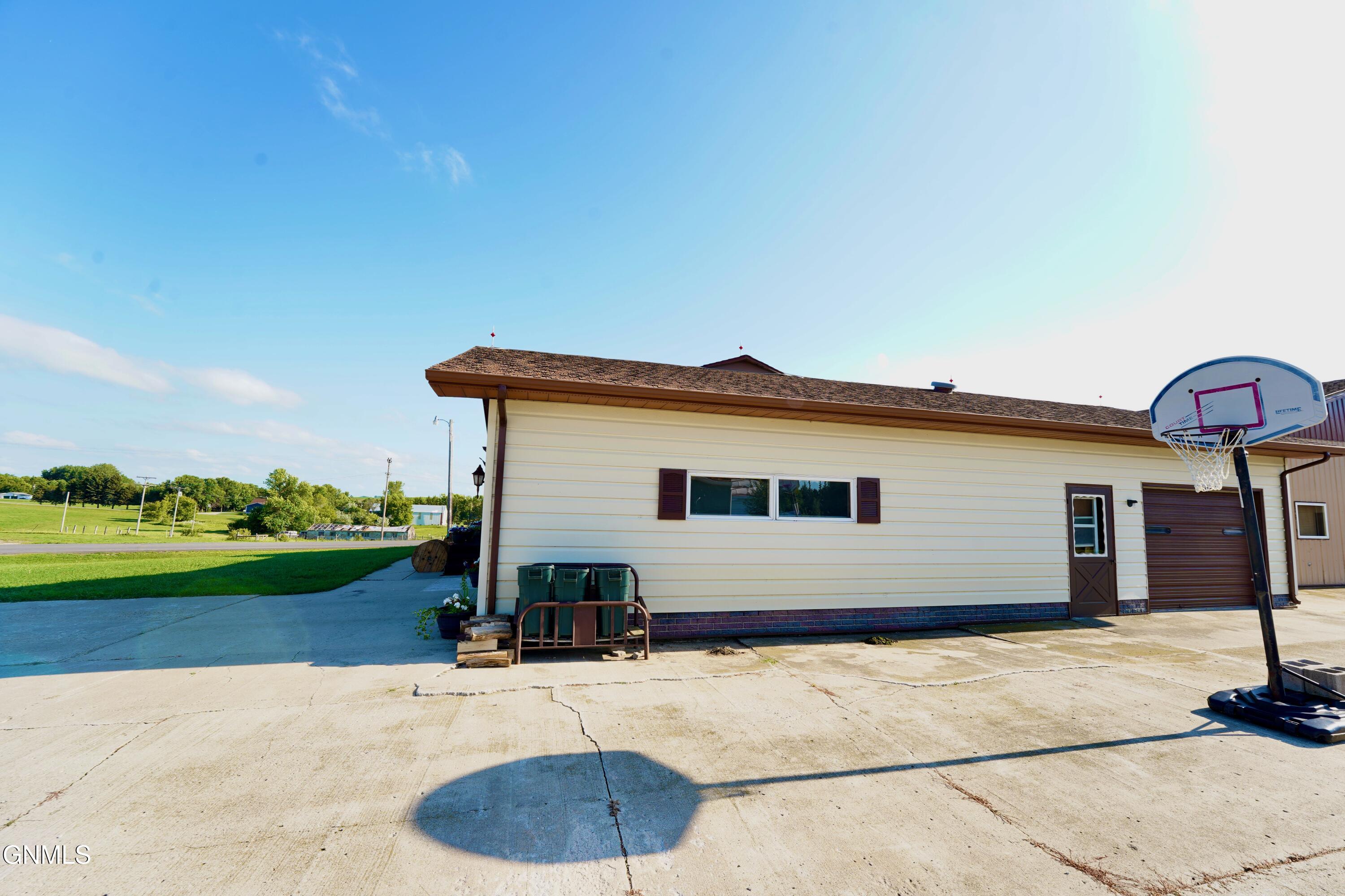 main property photo 26
