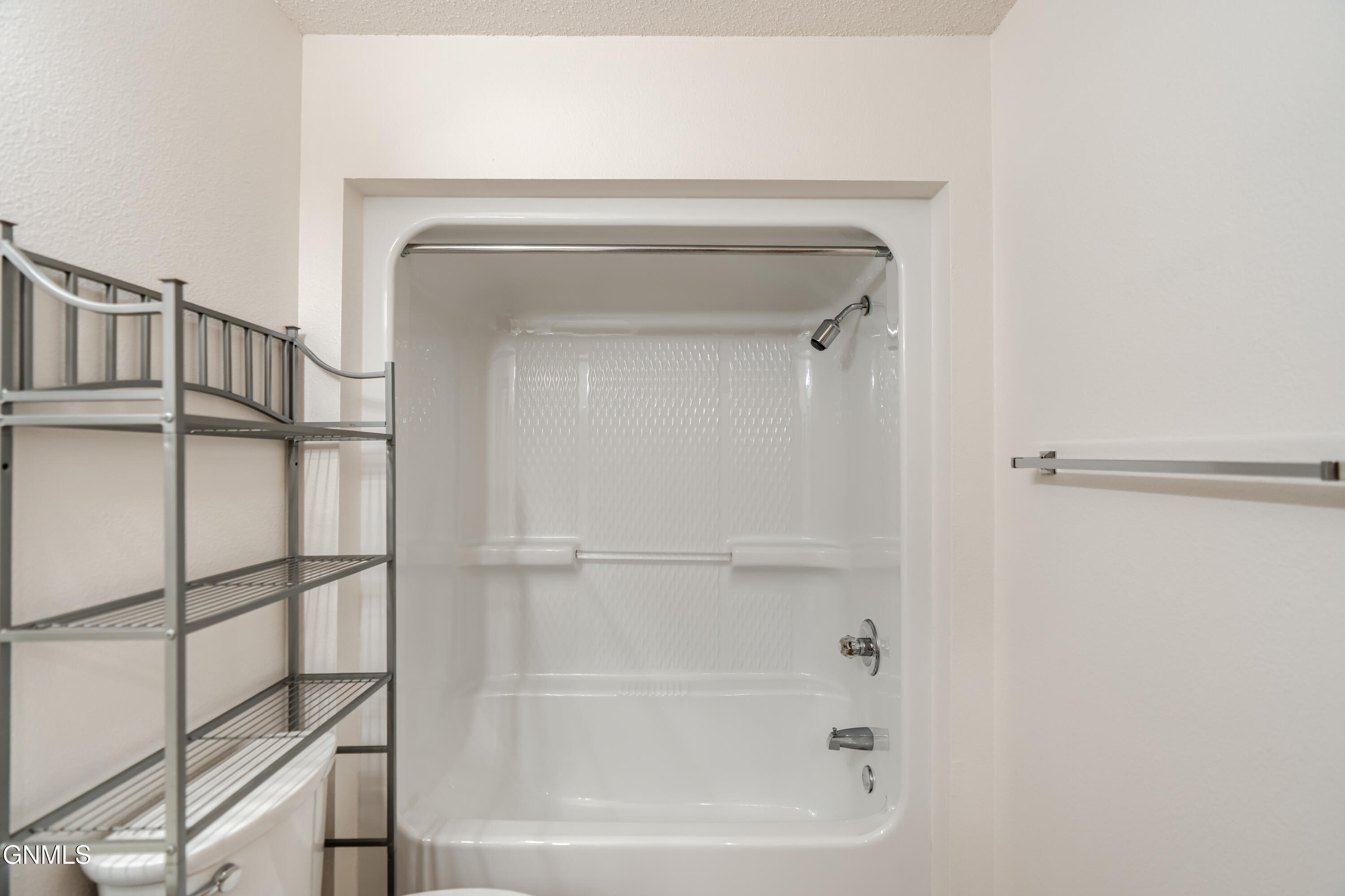 property viewer photo 15