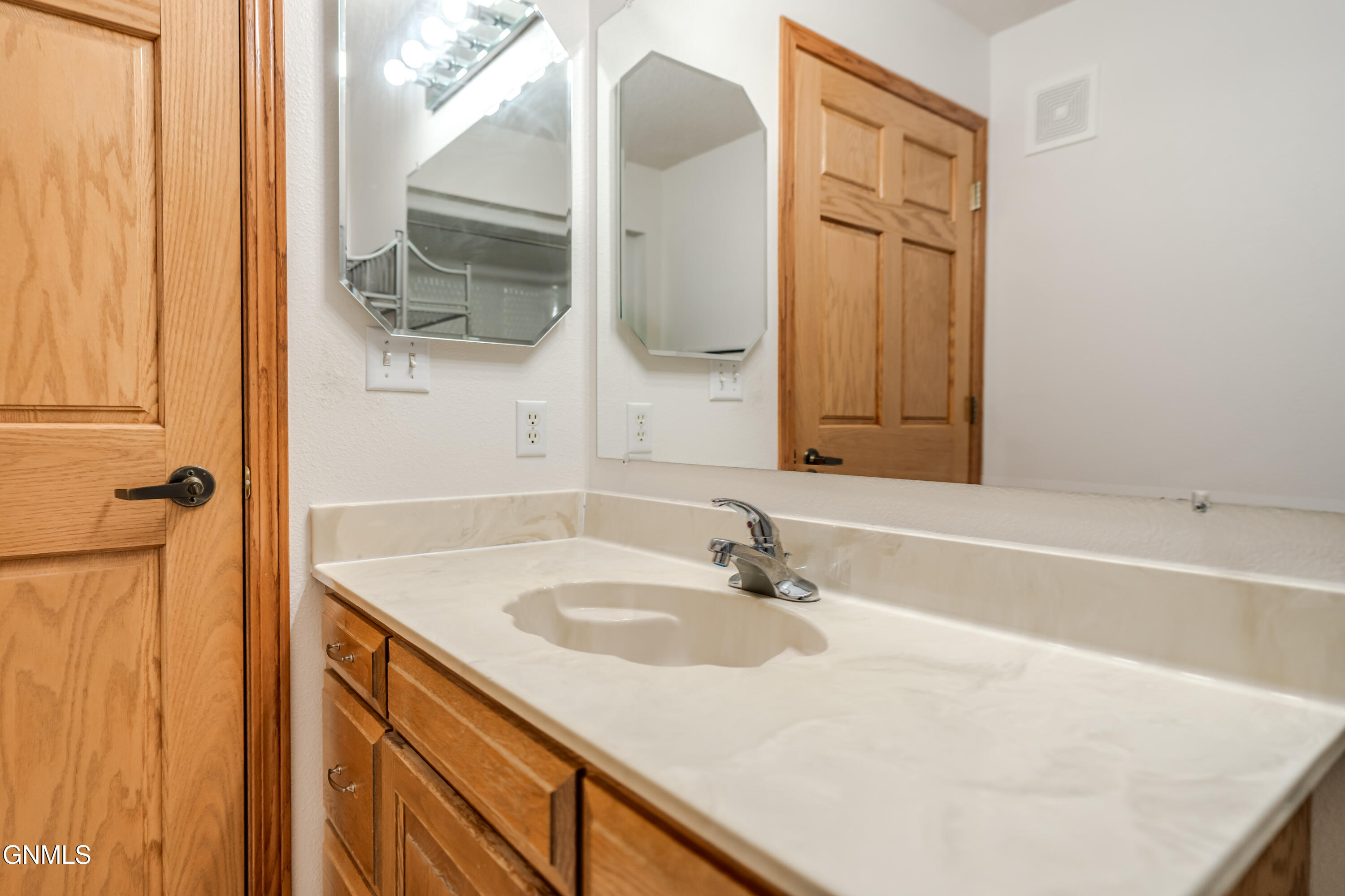 property viewer photo 17