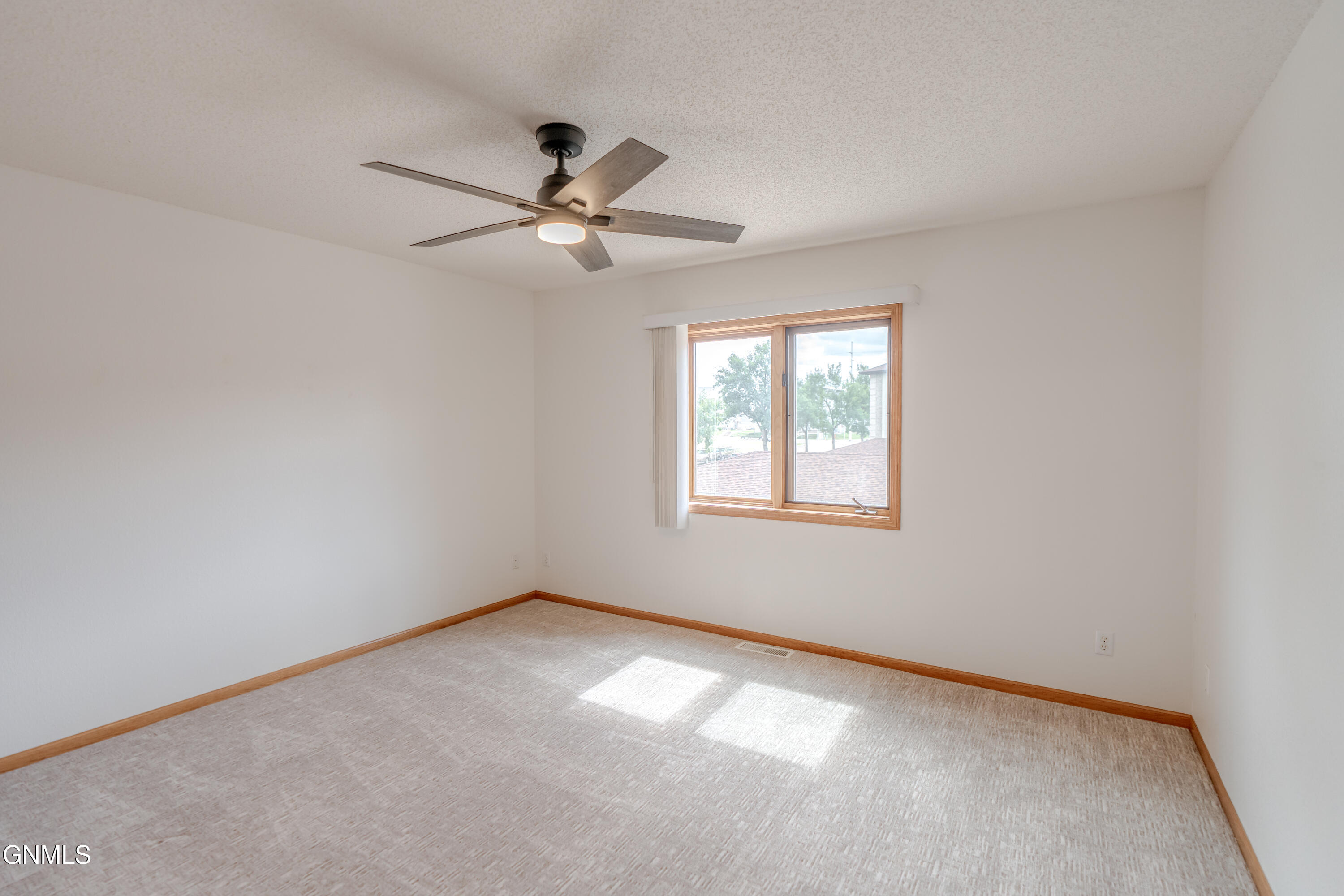 property viewer photo 19