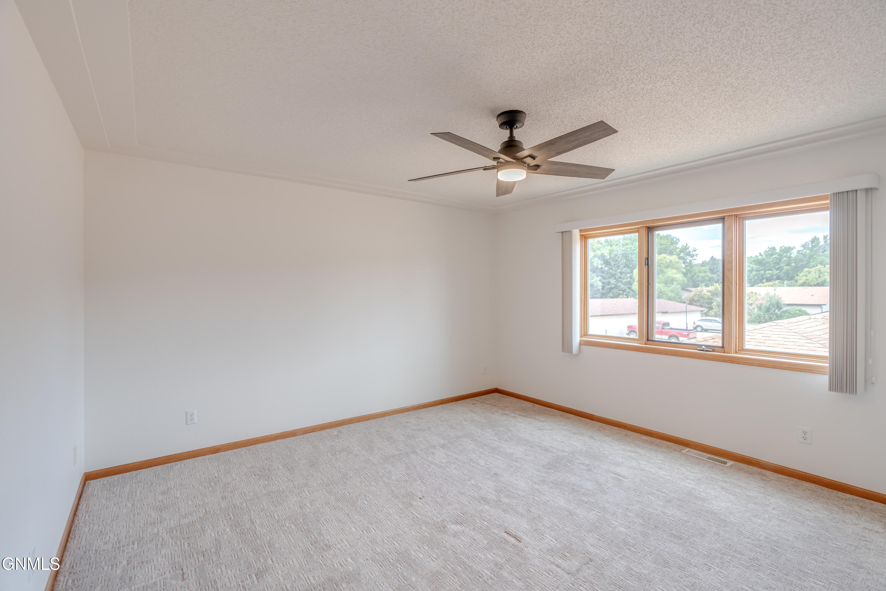 property viewer photo 21