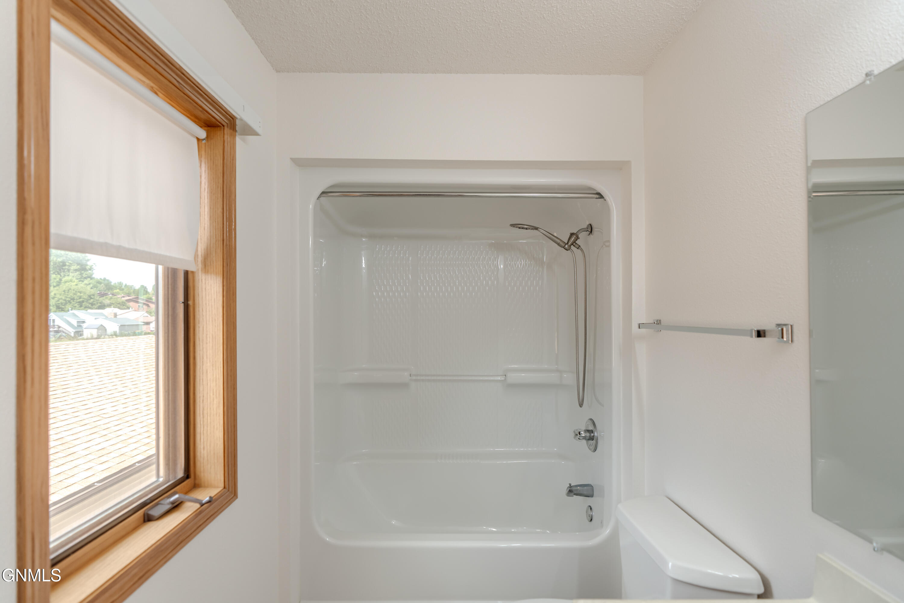 property viewer photo 25