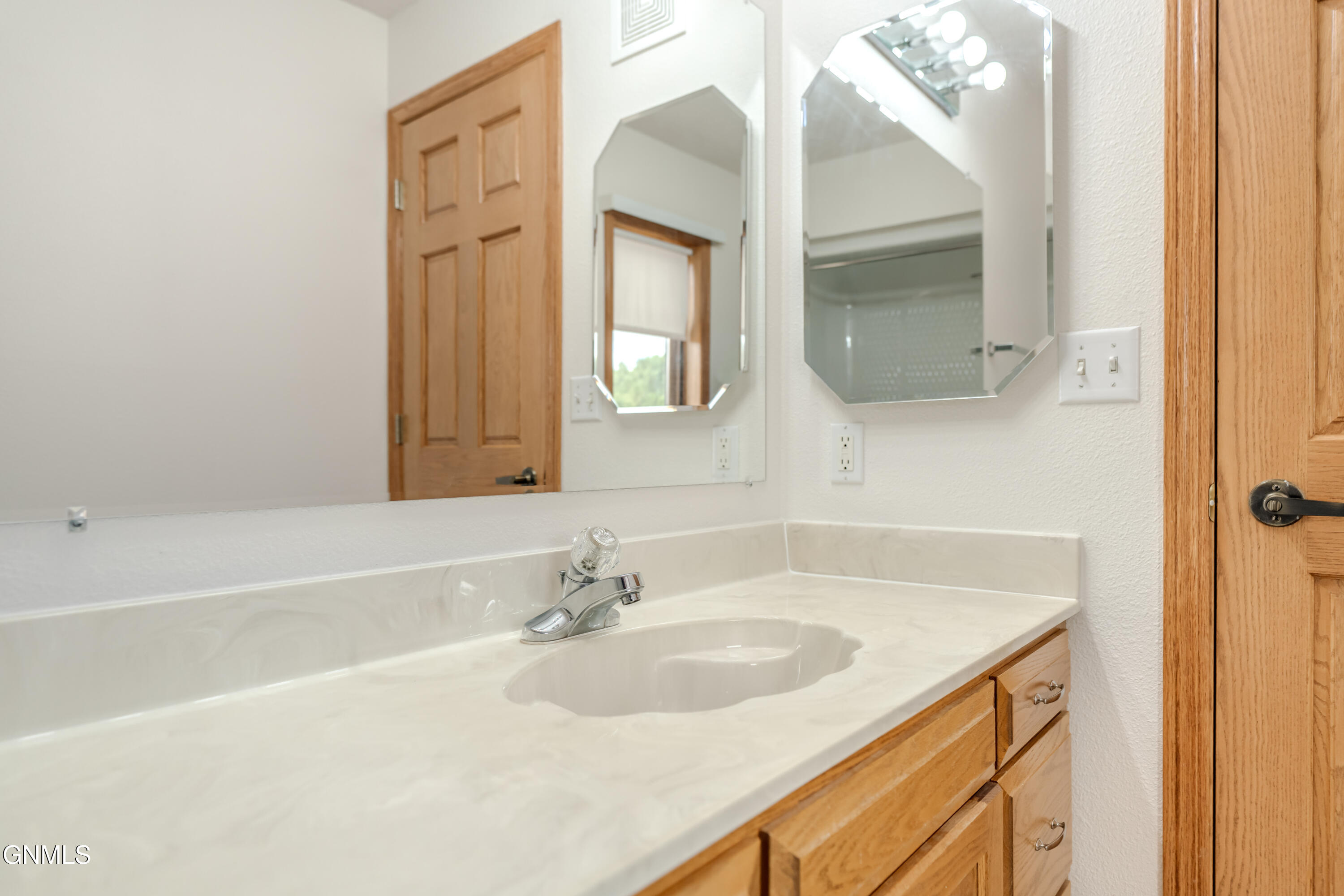 property viewer photo 27