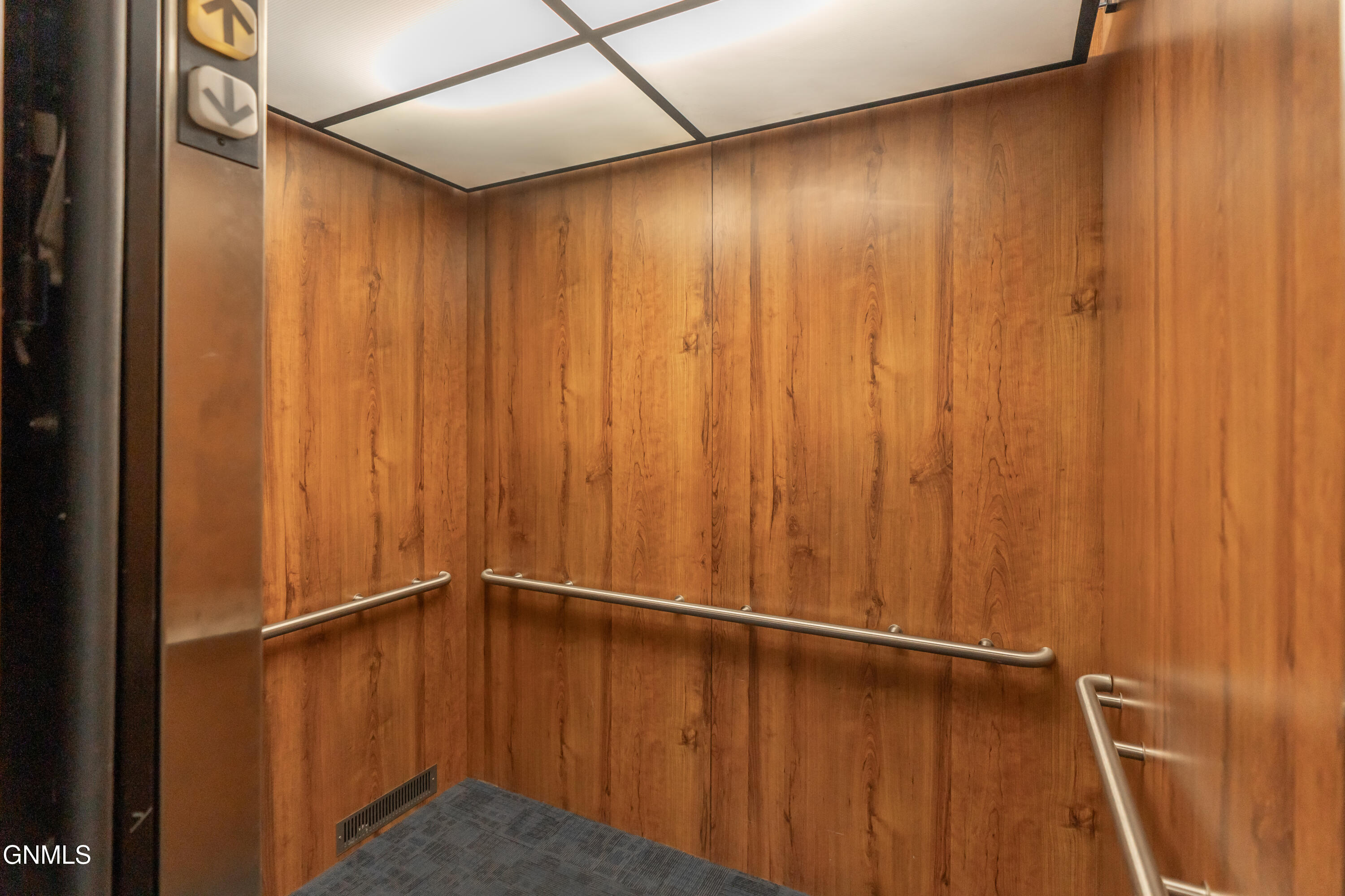 property viewer photo 42
