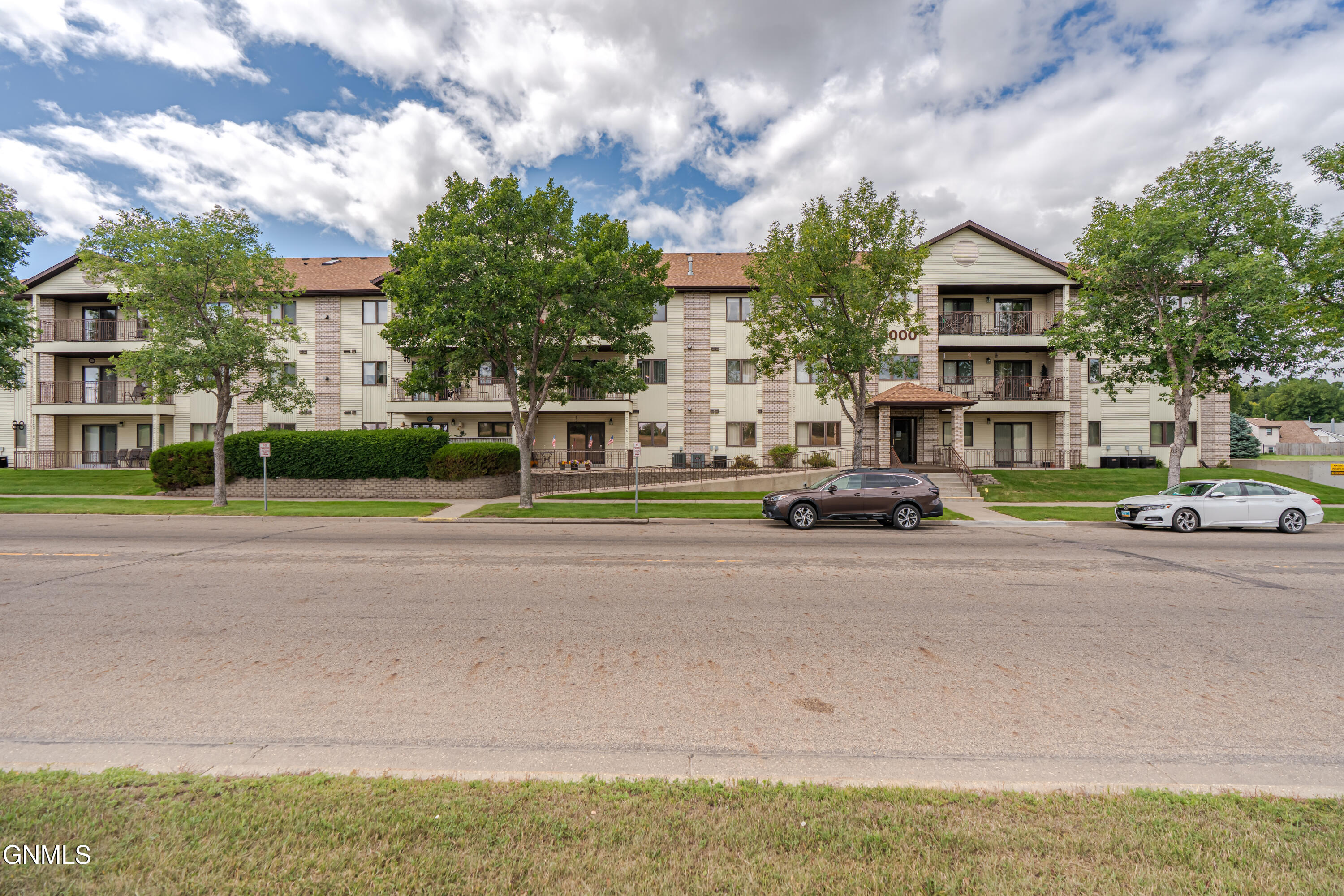 property viewer photo 45